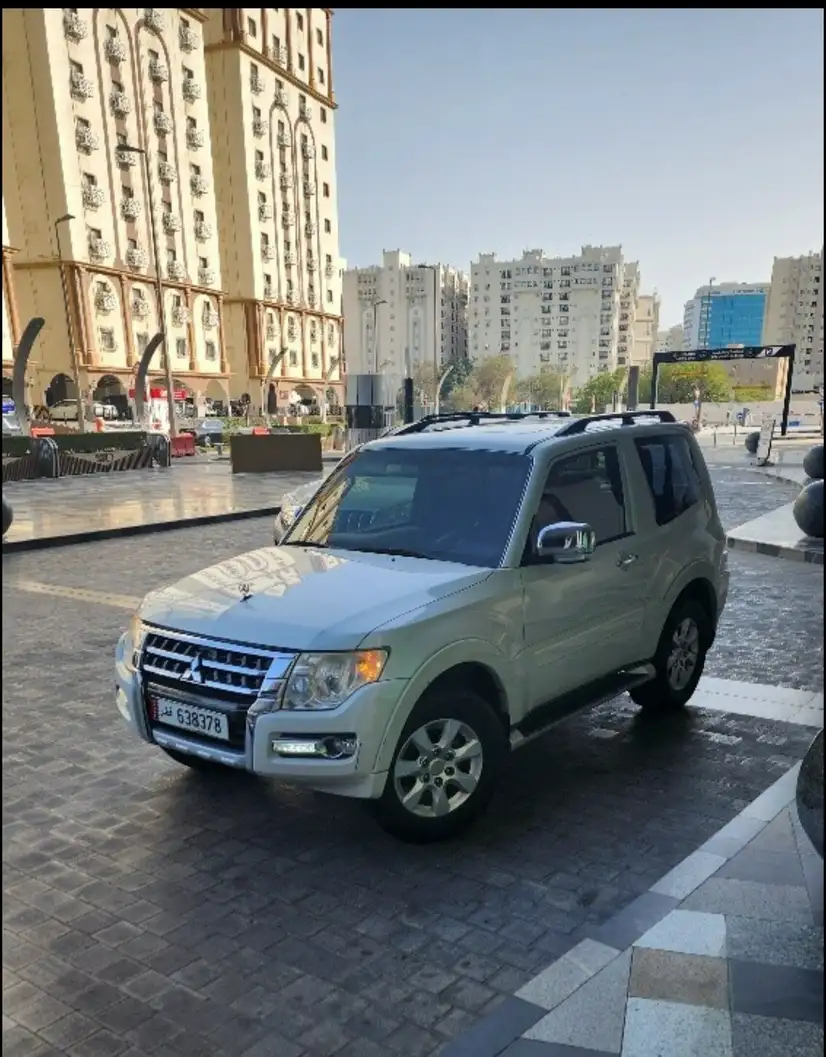 Mitsubishi Pajero Suv 2015