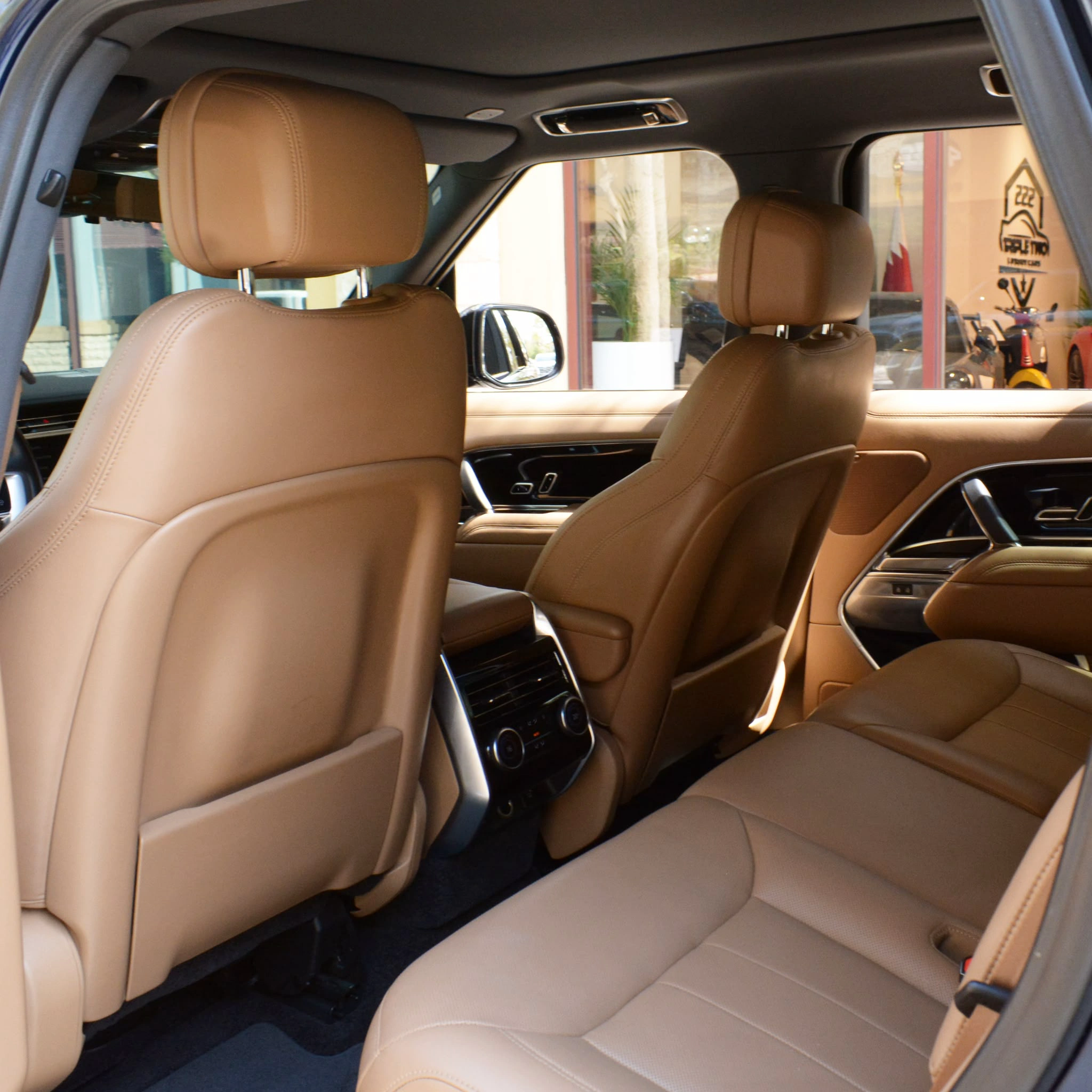 Range Rover HSE 2023 — photo 8 for sale in Qatar