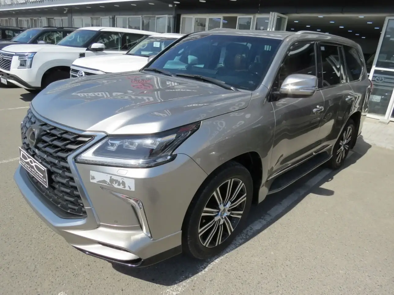 Lexus LX 2021