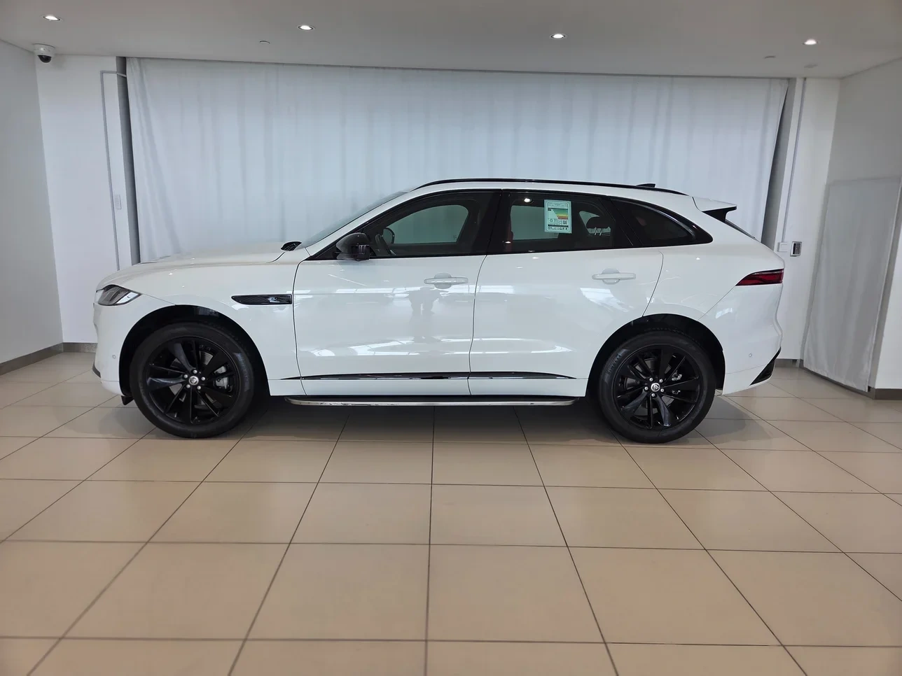 Jaguar F-PACE 2024