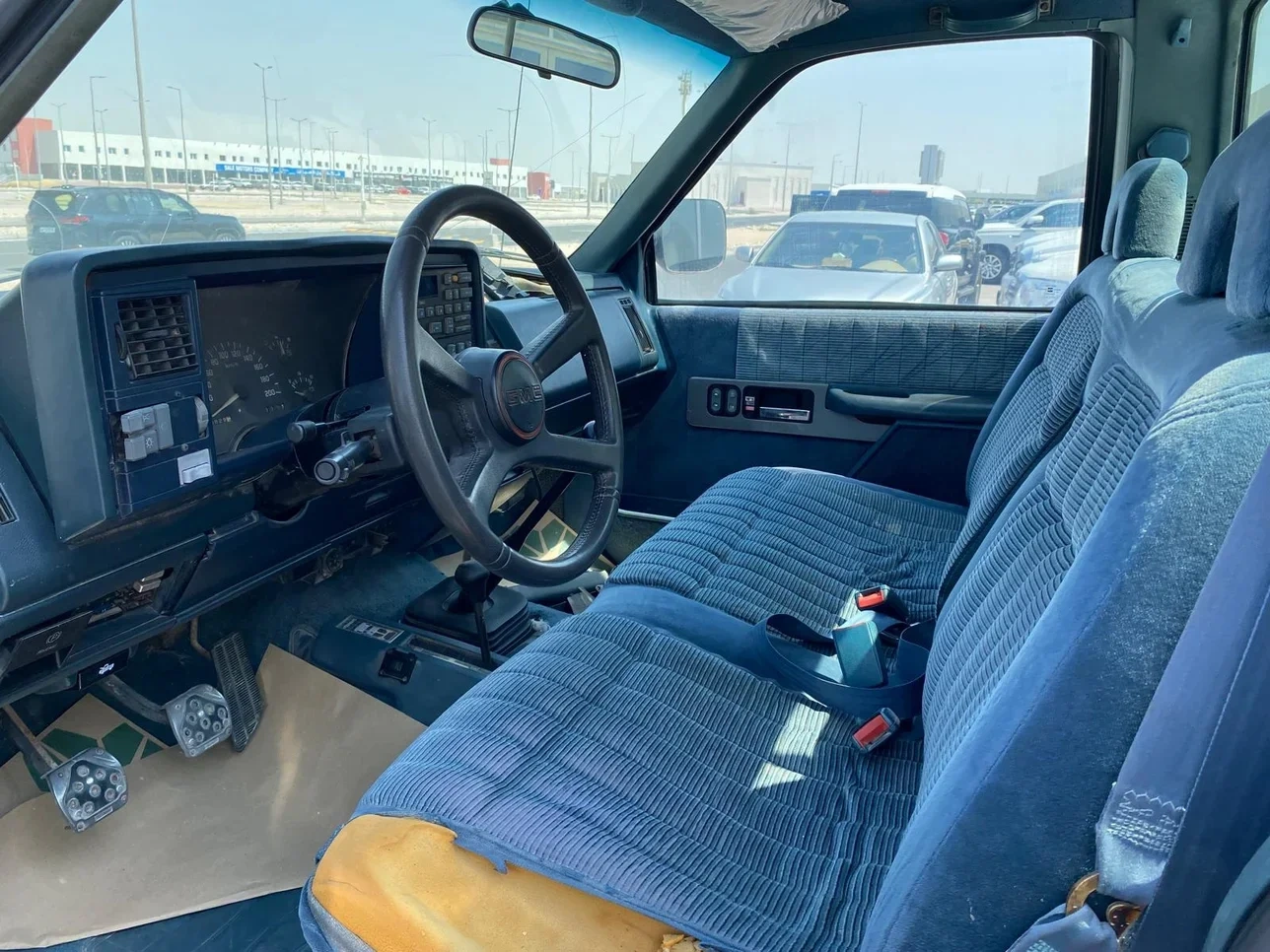 GMC Sierra 1992 — photo 3 for sale in Qatar