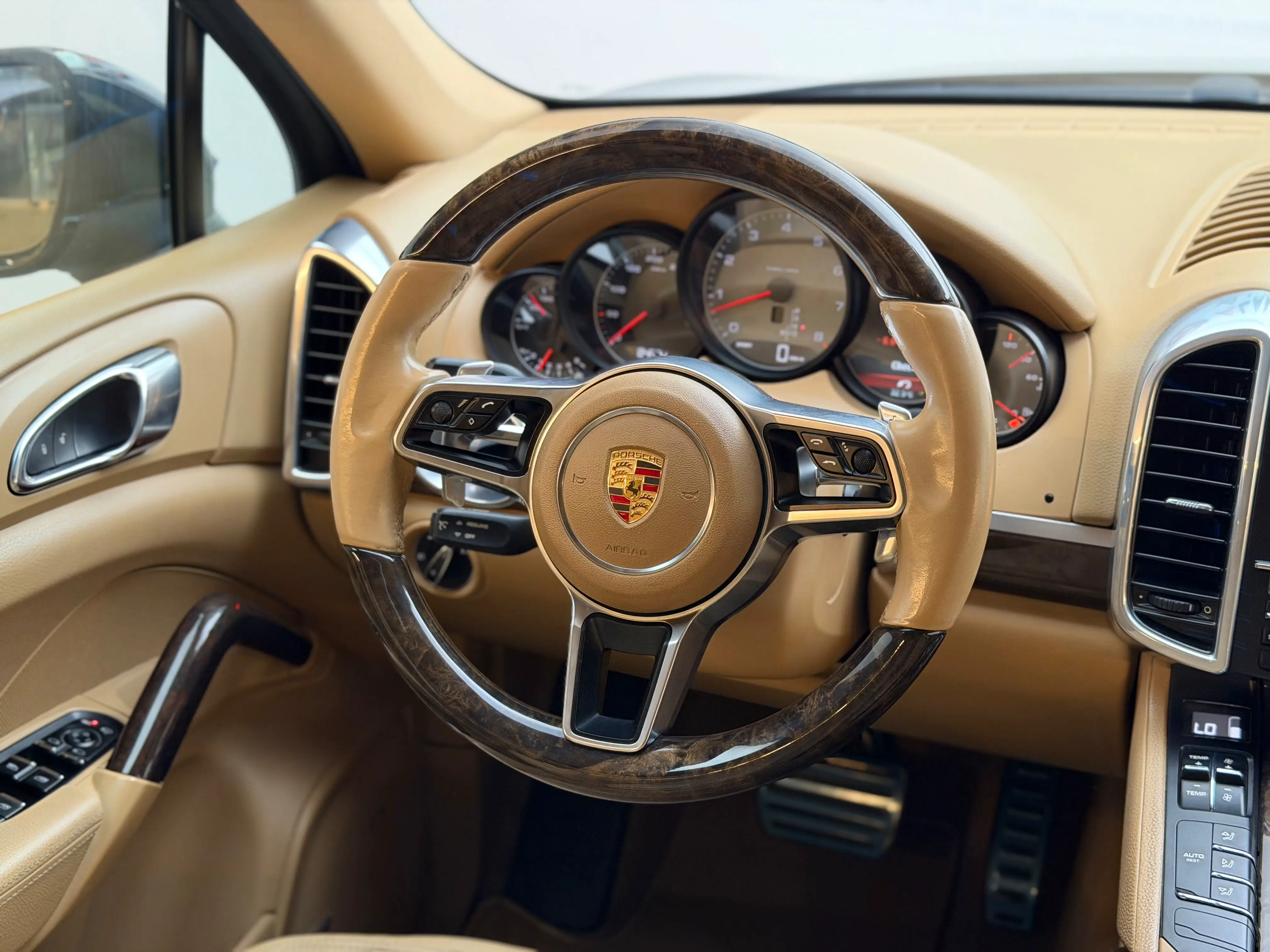 Porsche Cayenne S 2015 — photo 7 for sale in Qatar