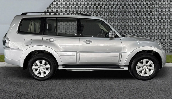 Mitsubishi Pajero 2022