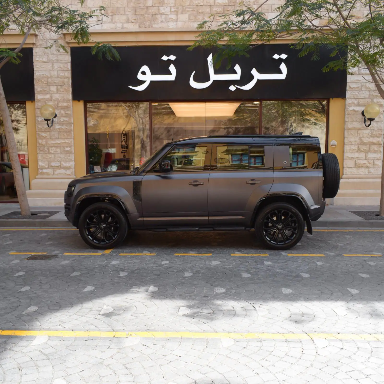 Landrover Defender 2025