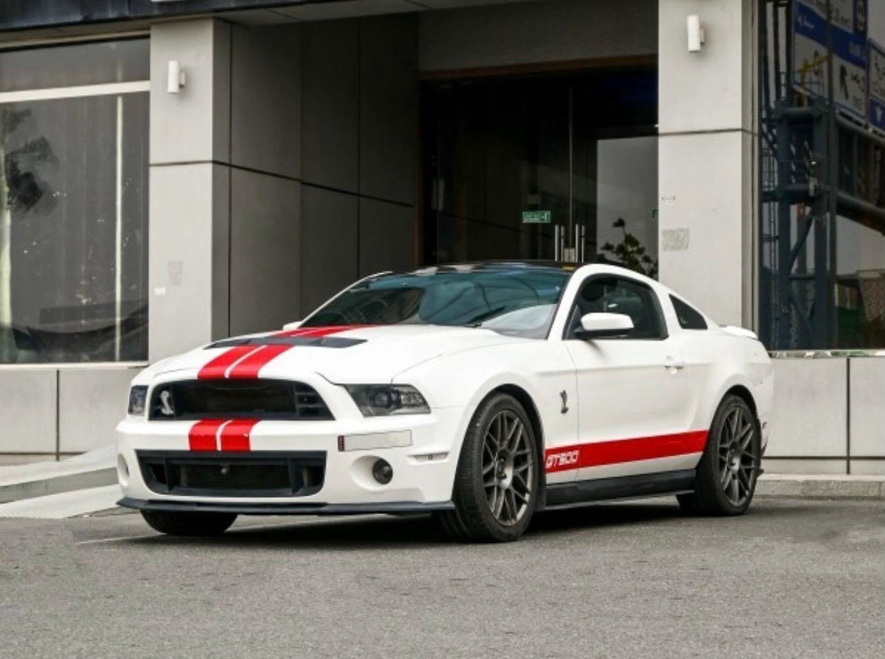 Ford Mustang SHELBY GT500 2011