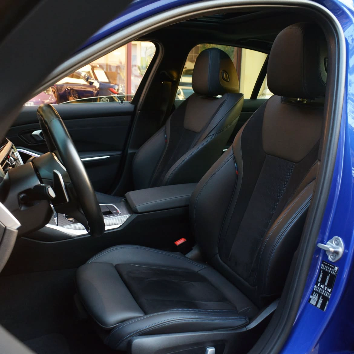 BMW 330i 2021 — photo 9 for sale in Qatar