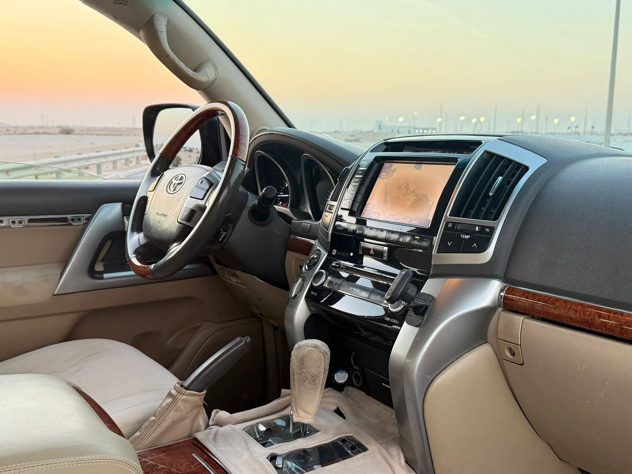 Toyota Land Cruiser VXR 2012 — photo 12 for sale in Qatar