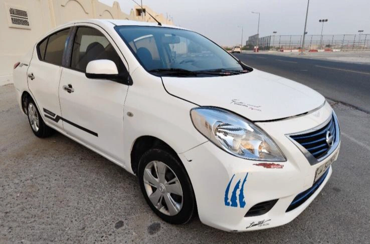 Nissan Sunny سيدان 2013