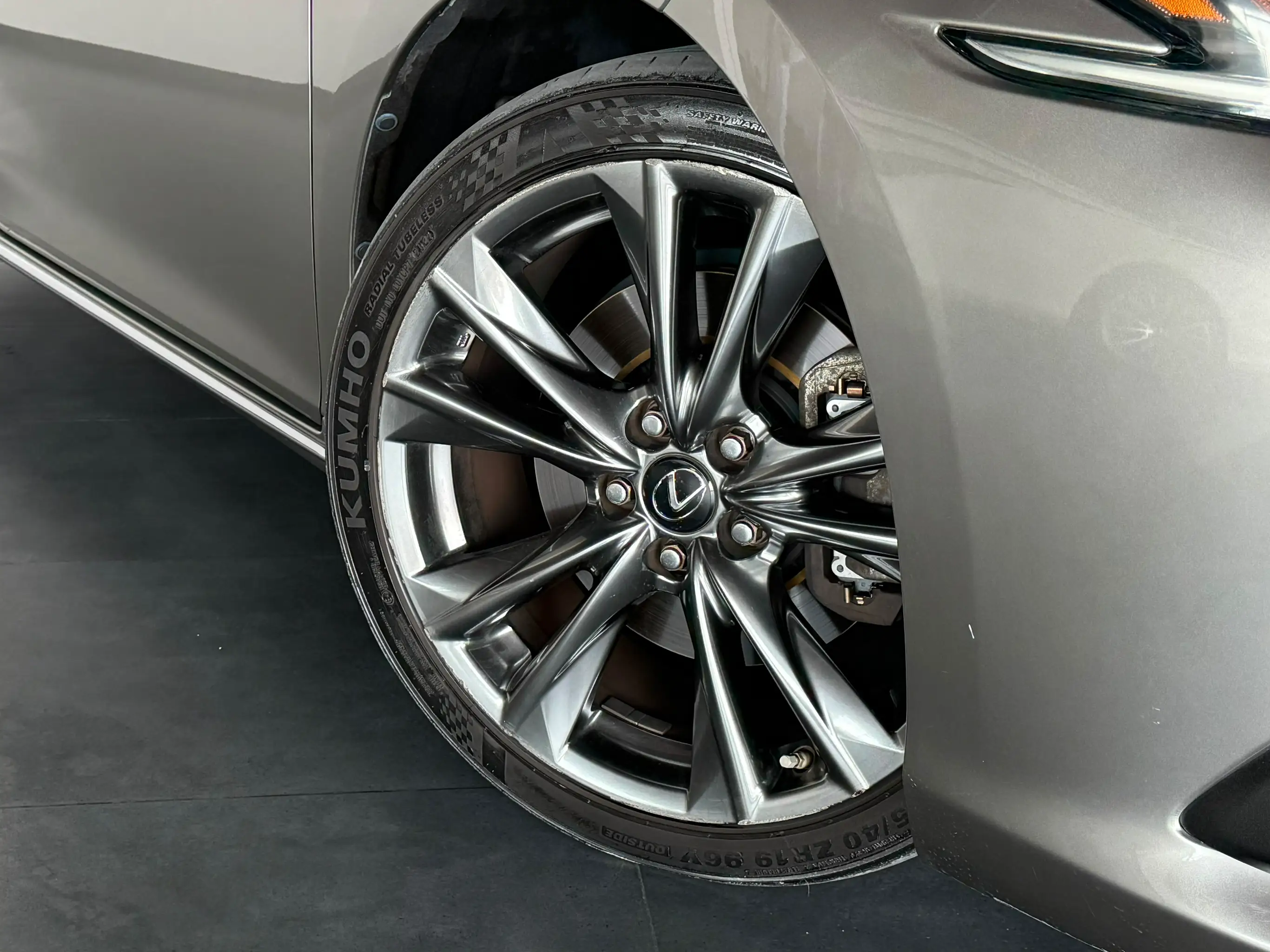 Lexus ES 350 2019 — photo 13 for sale in Qatar