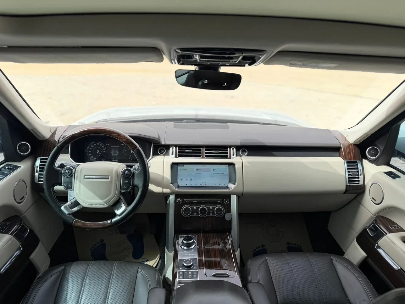 Landrover RANGE ROVER 2017 — photo 9 for sale in Qatar