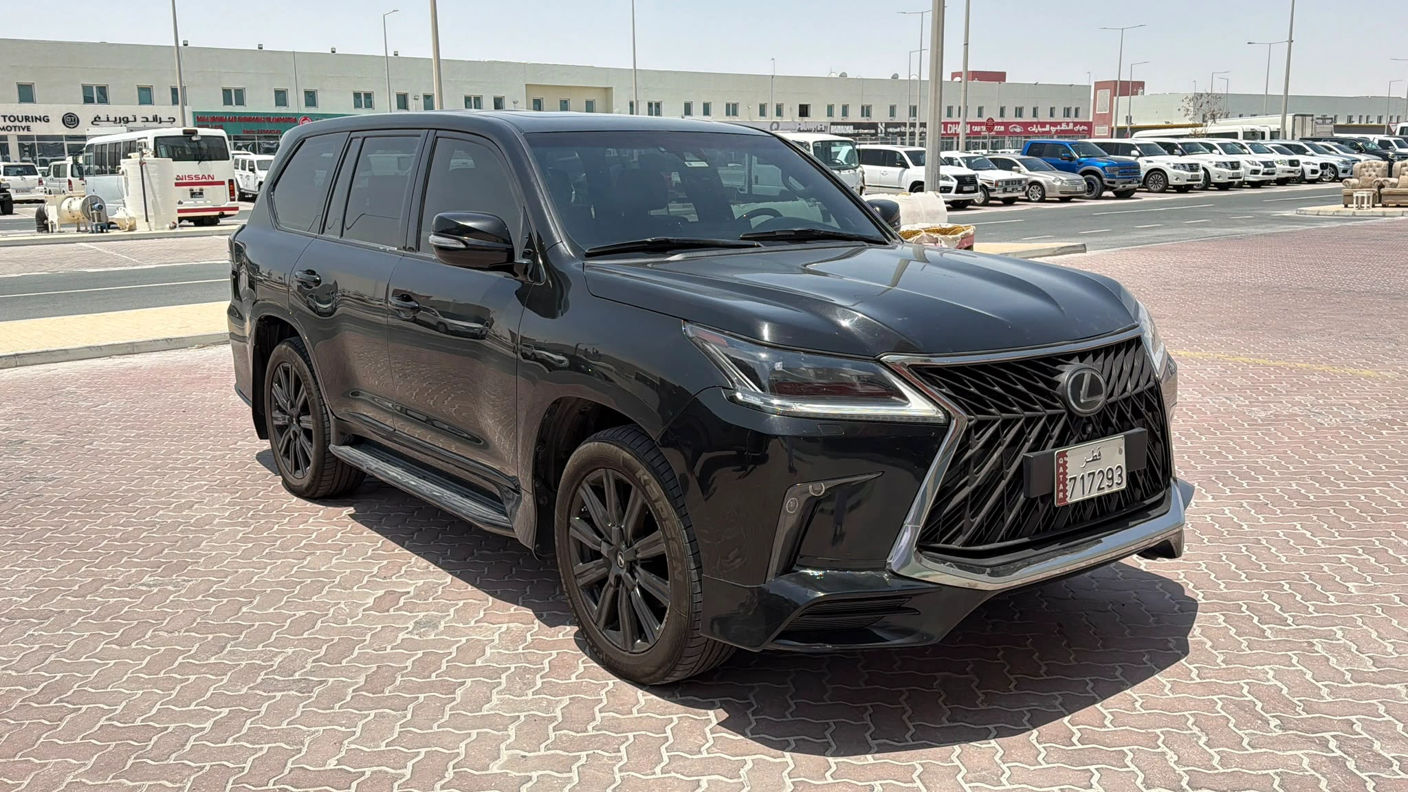 Lexus LX 570 2017 — photo 12 for sale in Qatar