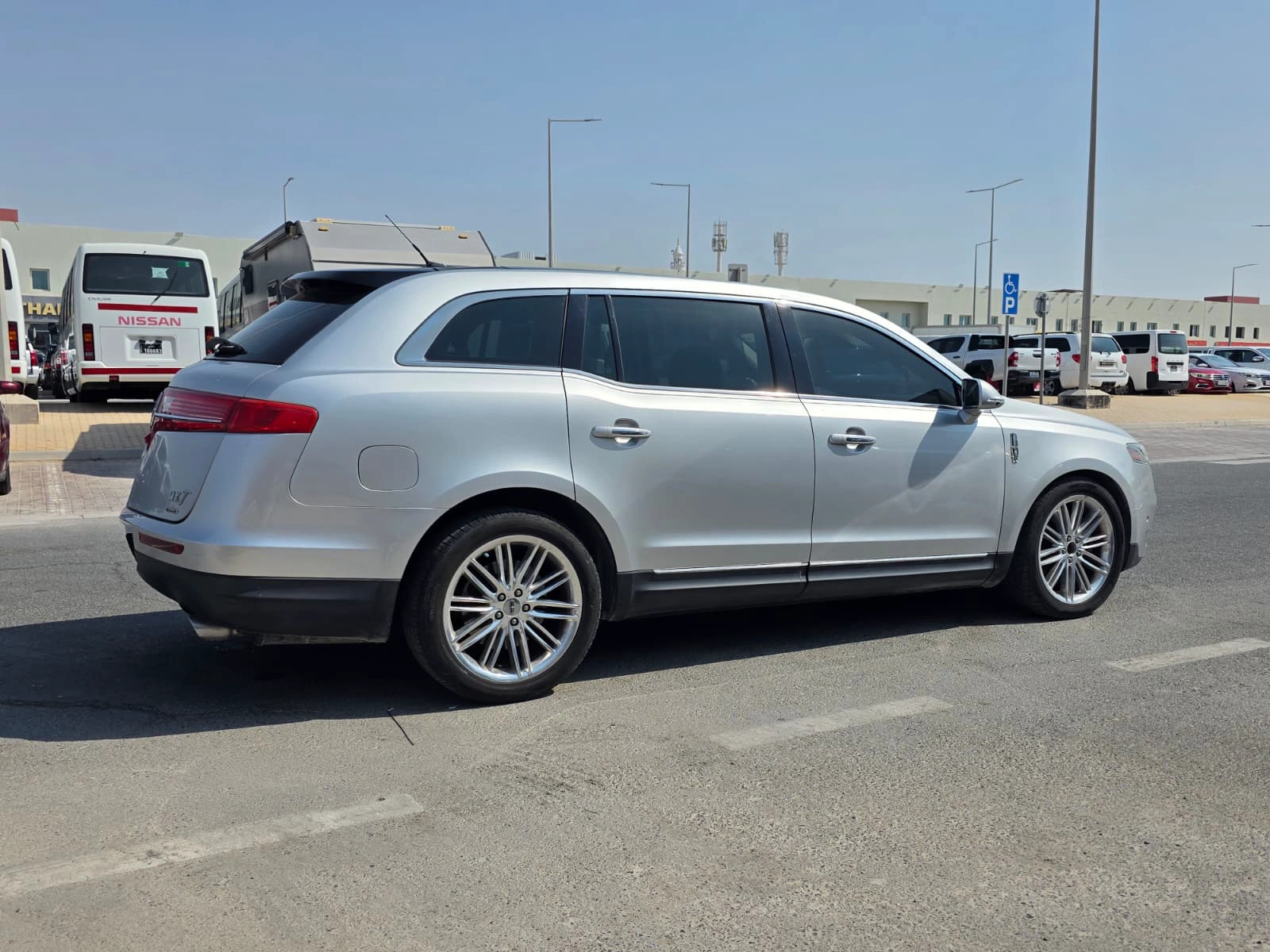 Lincoln MKT 2015