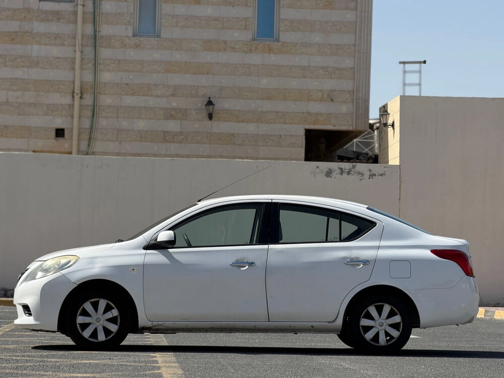 Nissan Sunny 2014