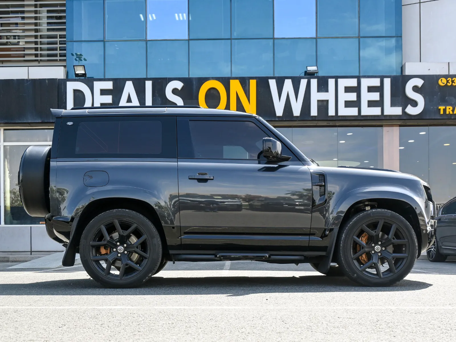 Landrover Defender 2023