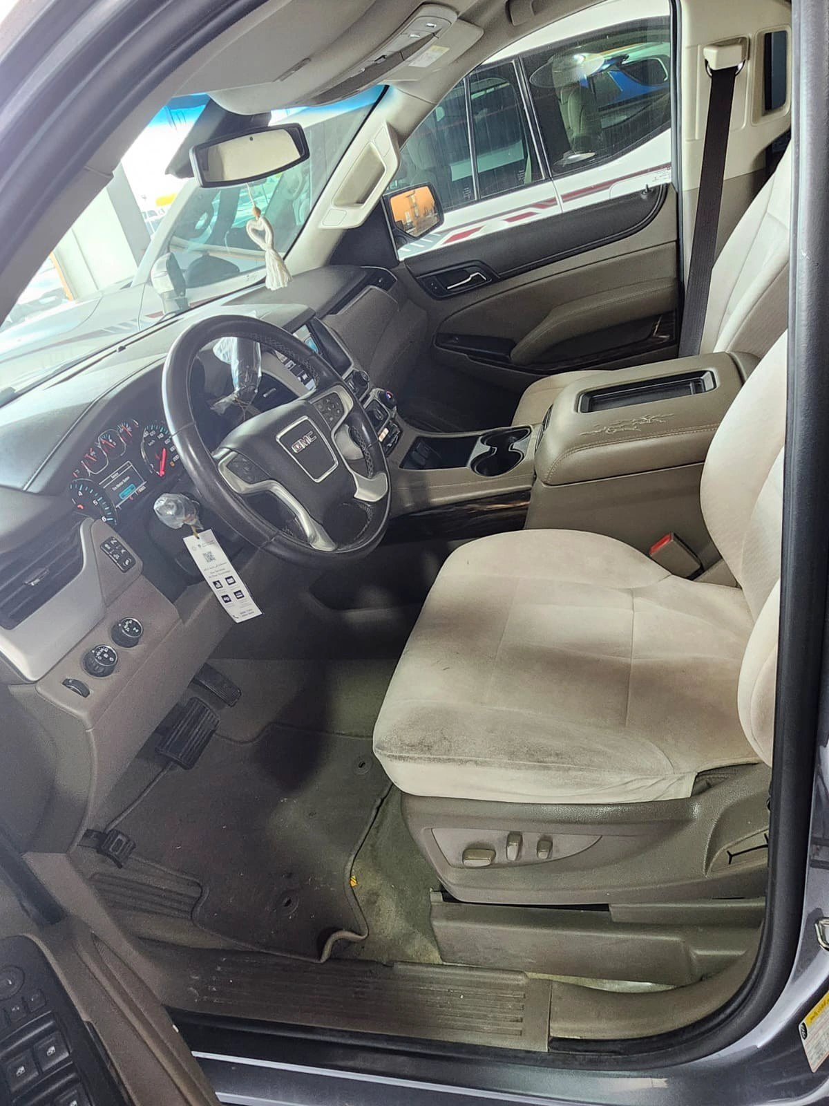 GMC Yukon 2018 — photo 7 for sale in Qatar