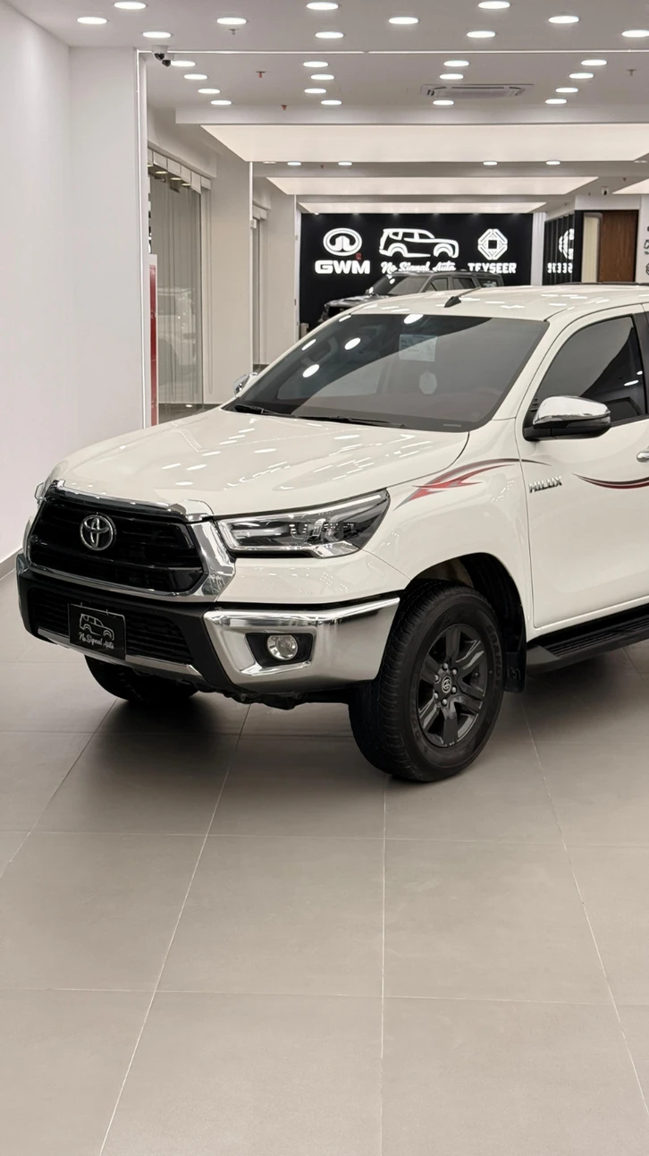 Toyota Hilux D/C P/Up 2025