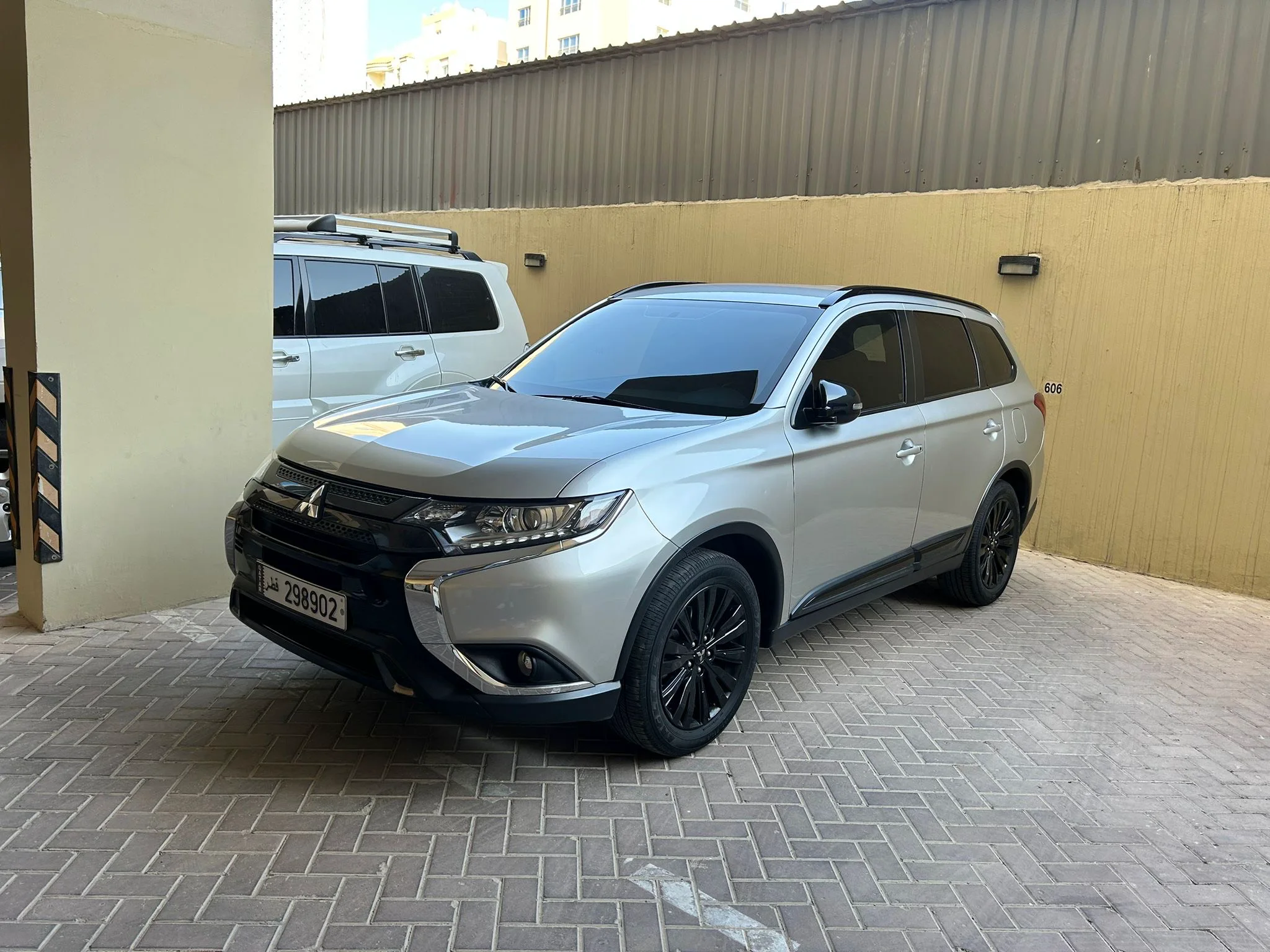 Mitsubishi Outlander BLACK  2022