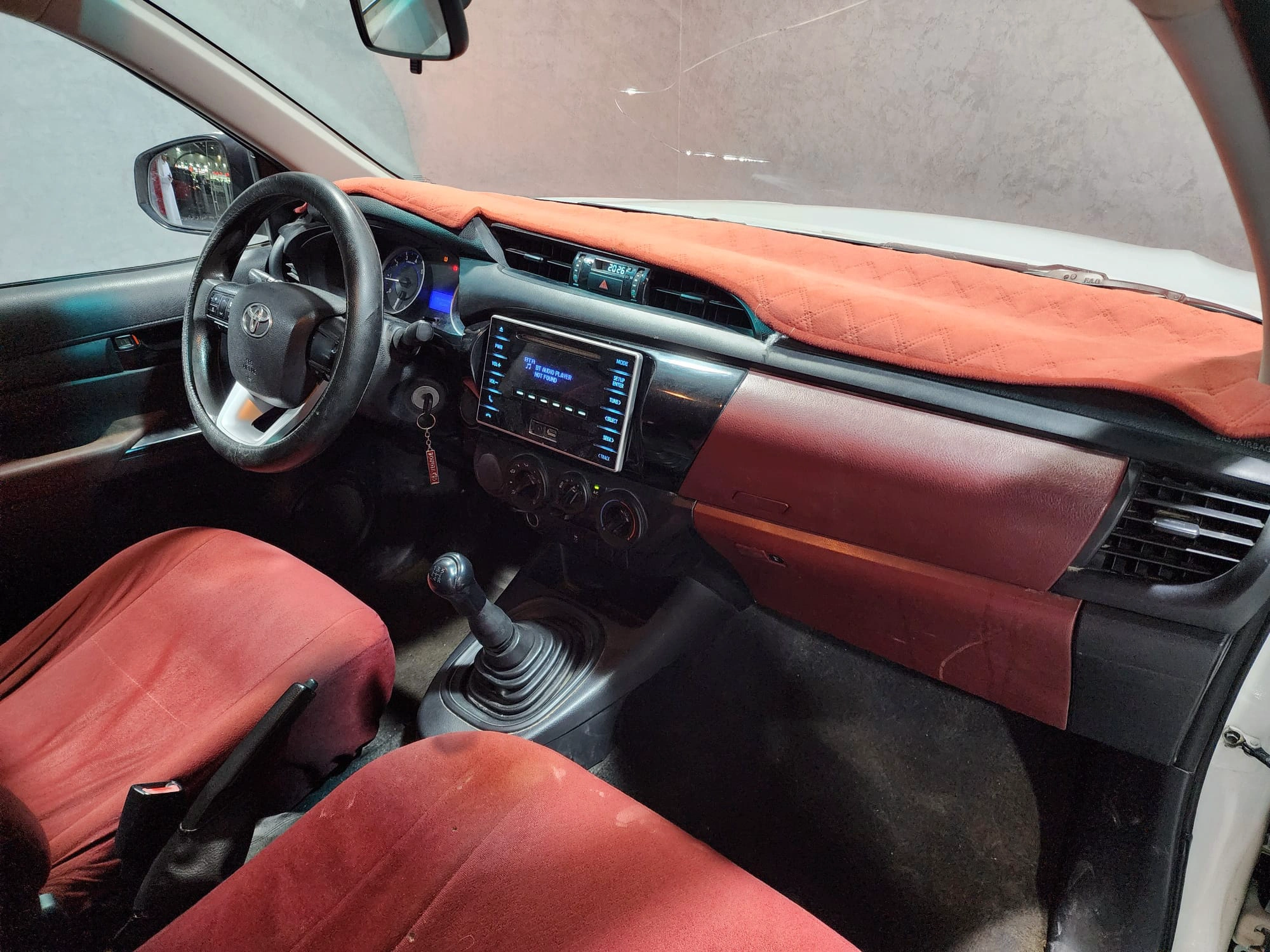 Toyota Hilux 2017 — photo 5 for sale in Qatar