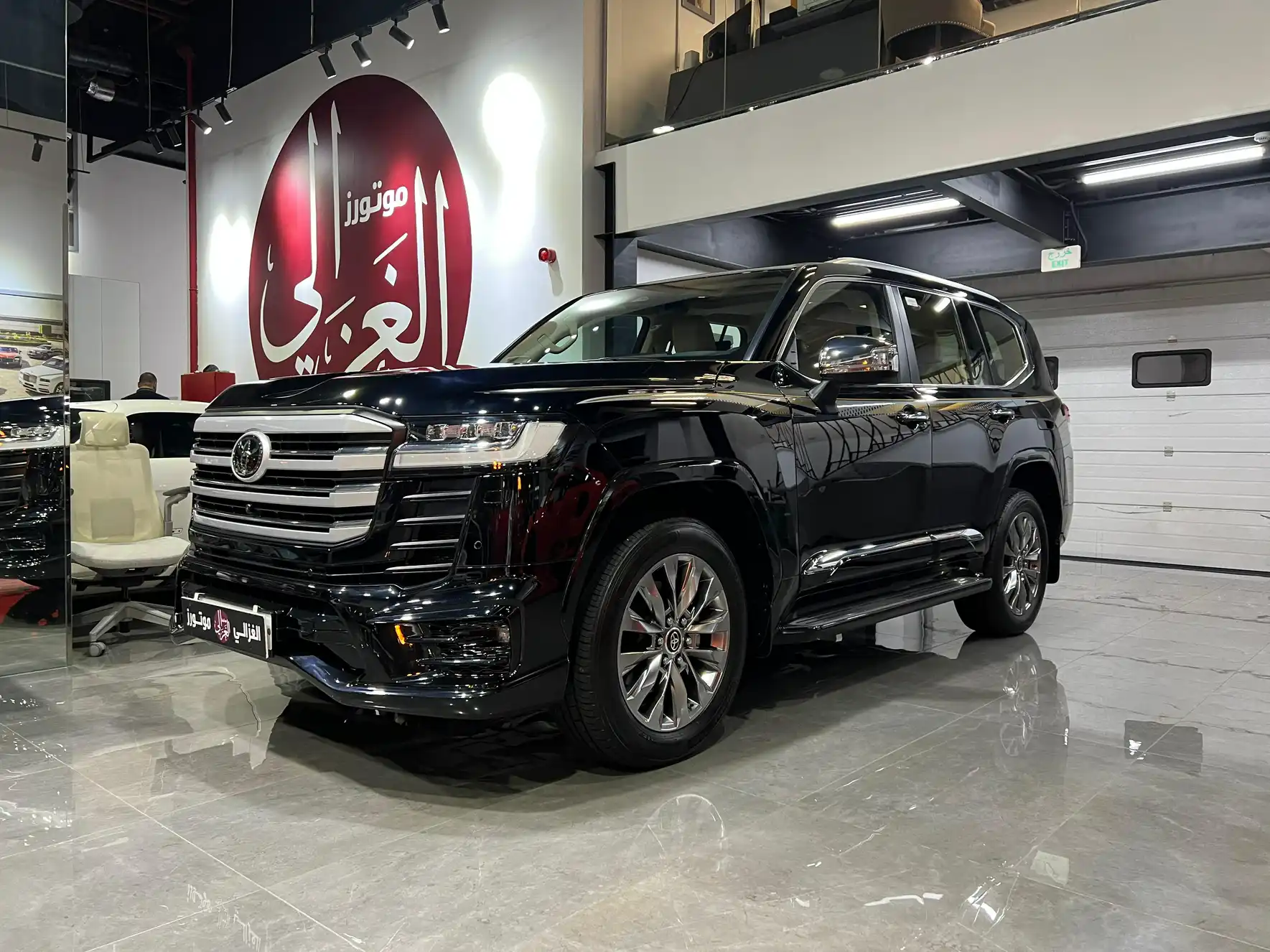 Toyota Land Cruiser VXR 2025
