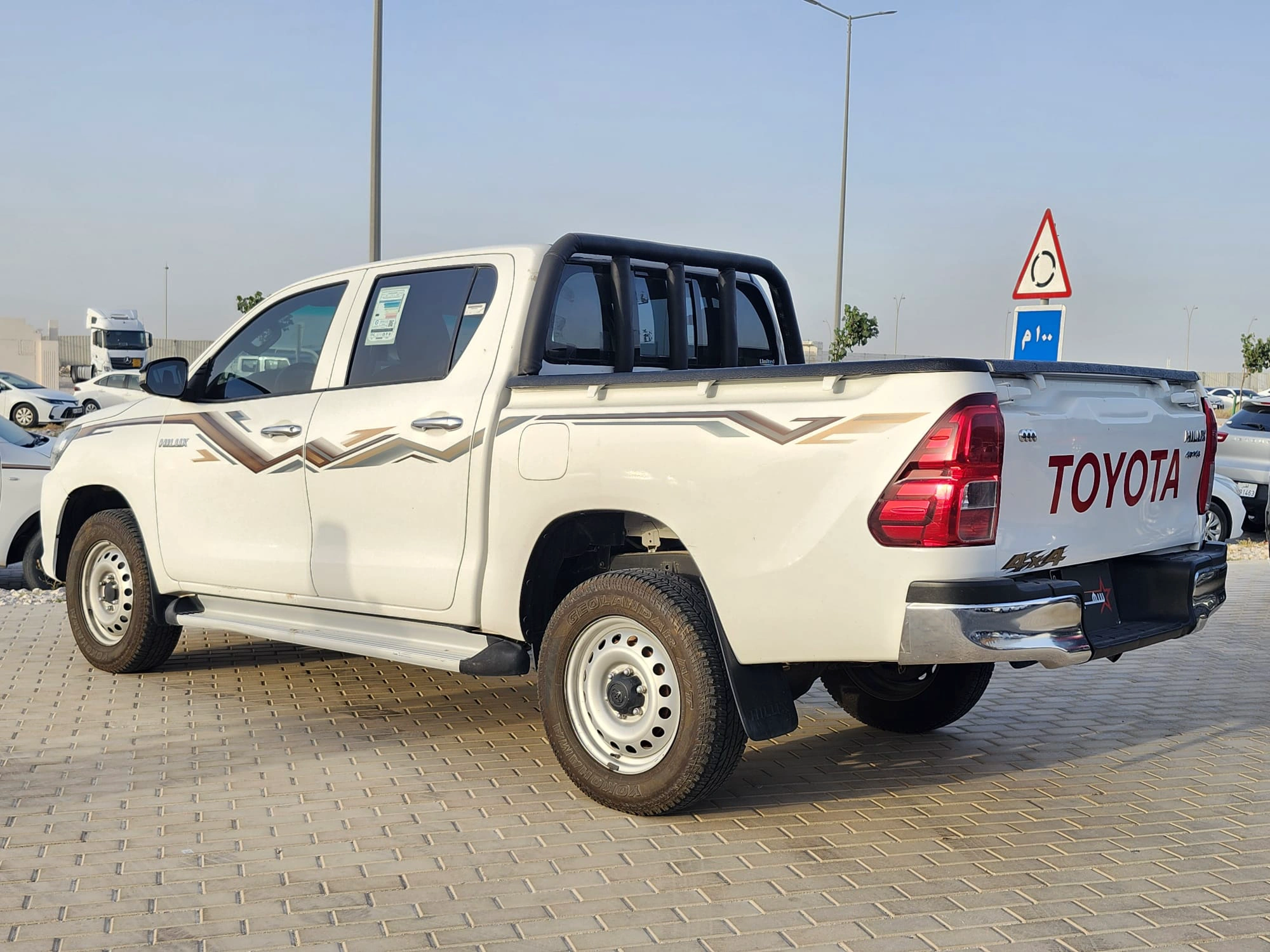 Toyota Hilux 2024 — photo 4 for sale in Qatar