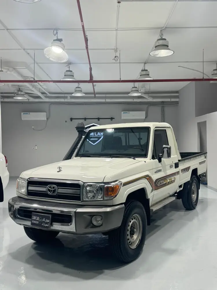 Toyota LX 2012