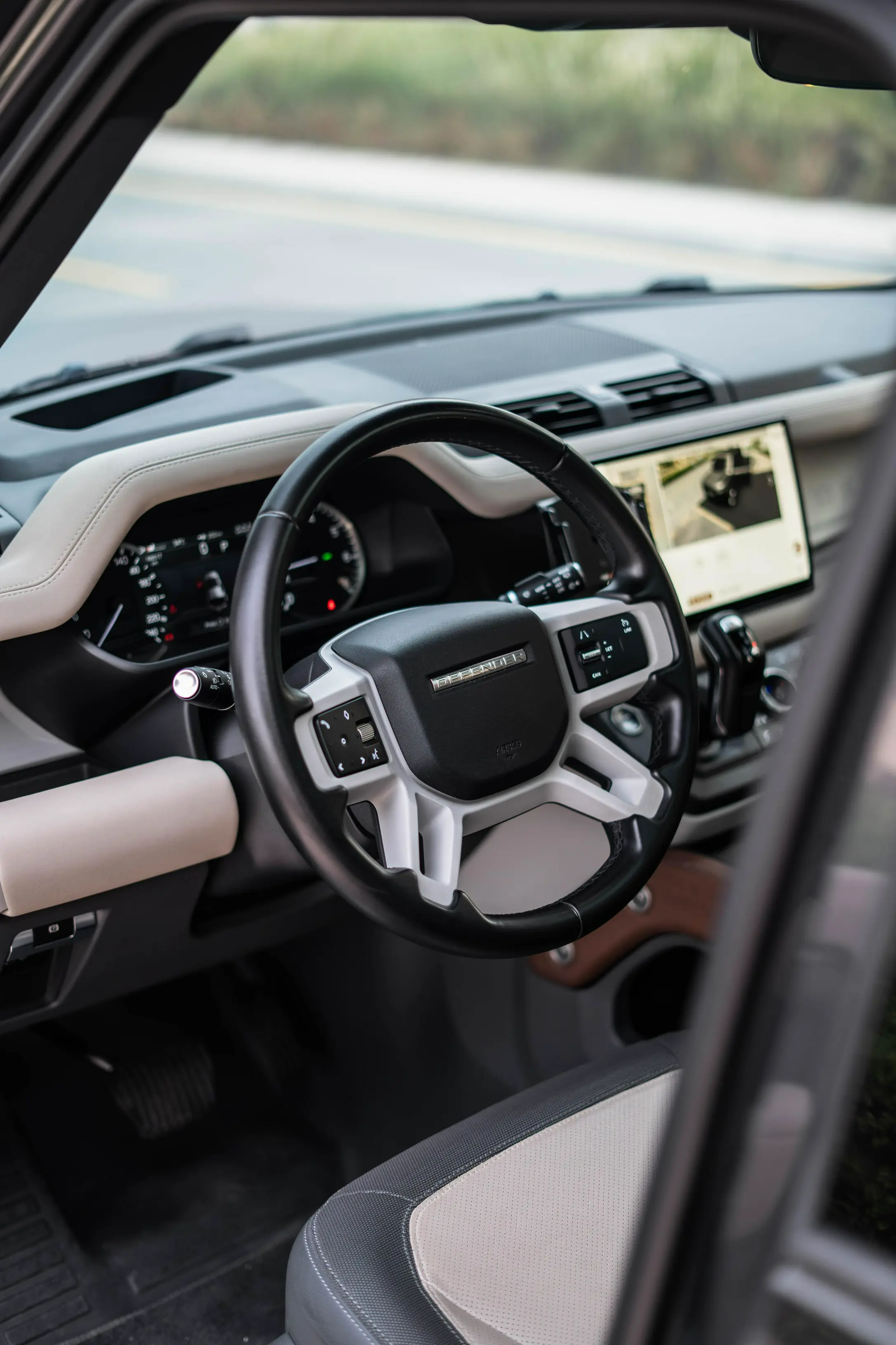 Landrover Defender 2023
