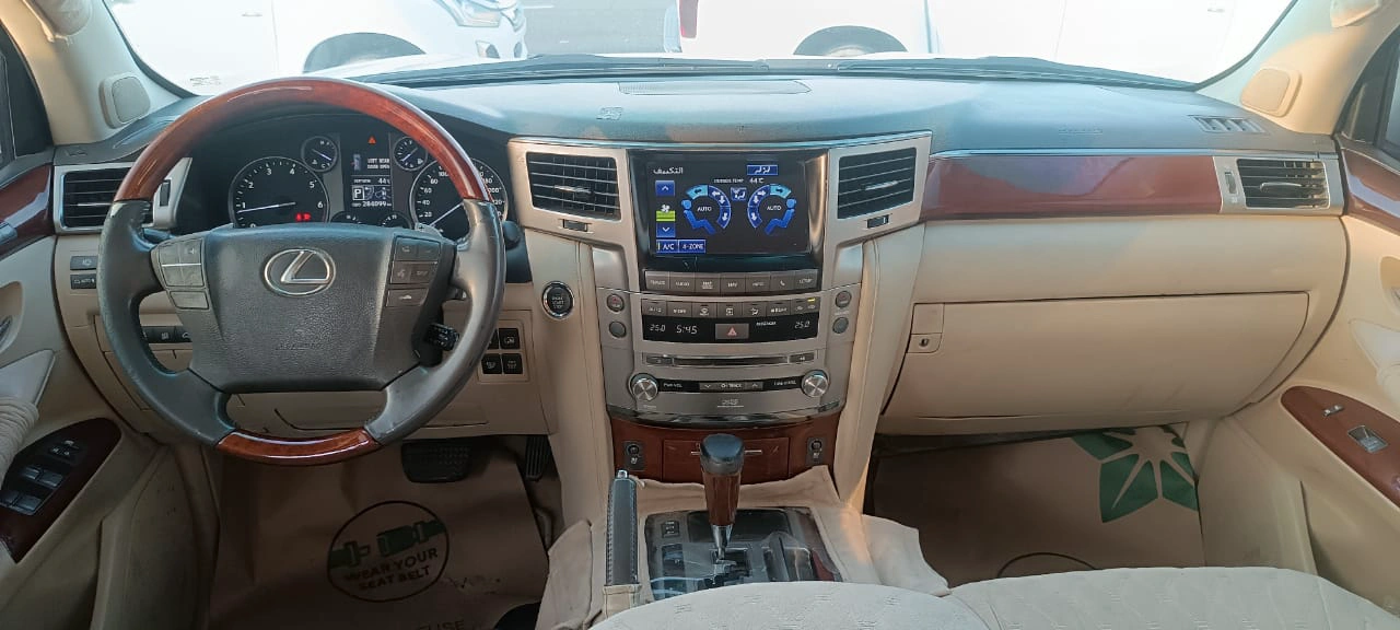 Lexus LX 570 2013 — photo 9 for sale in Qatar