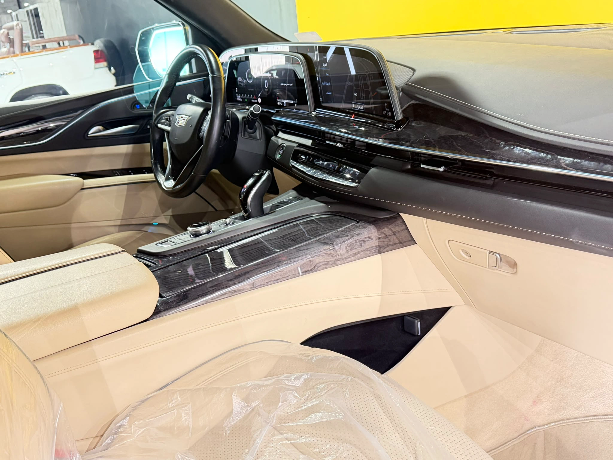Cadillac Escalade 2023 — photo 4 for sale in Qatar