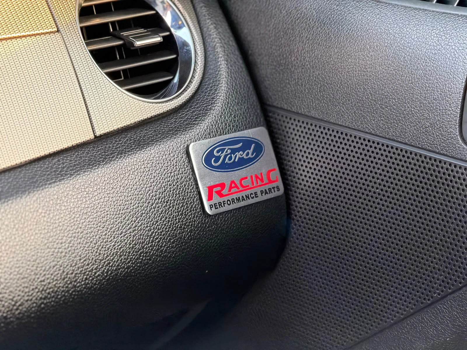 Ford Mustang 2014 — photo 16 for sale in Qatar