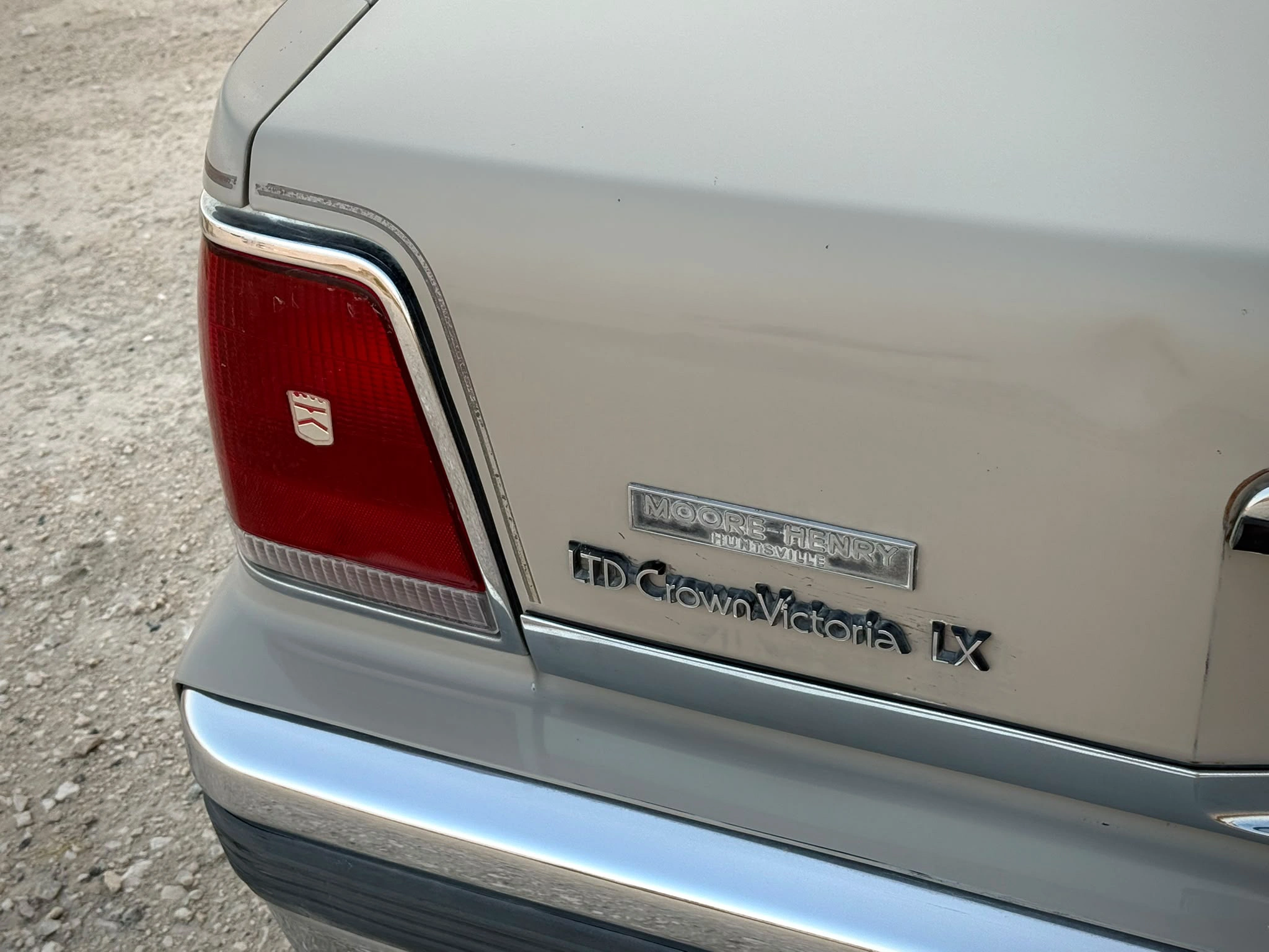 Ford Crown Victoria 1988 — photo 6 for sale in Qatar