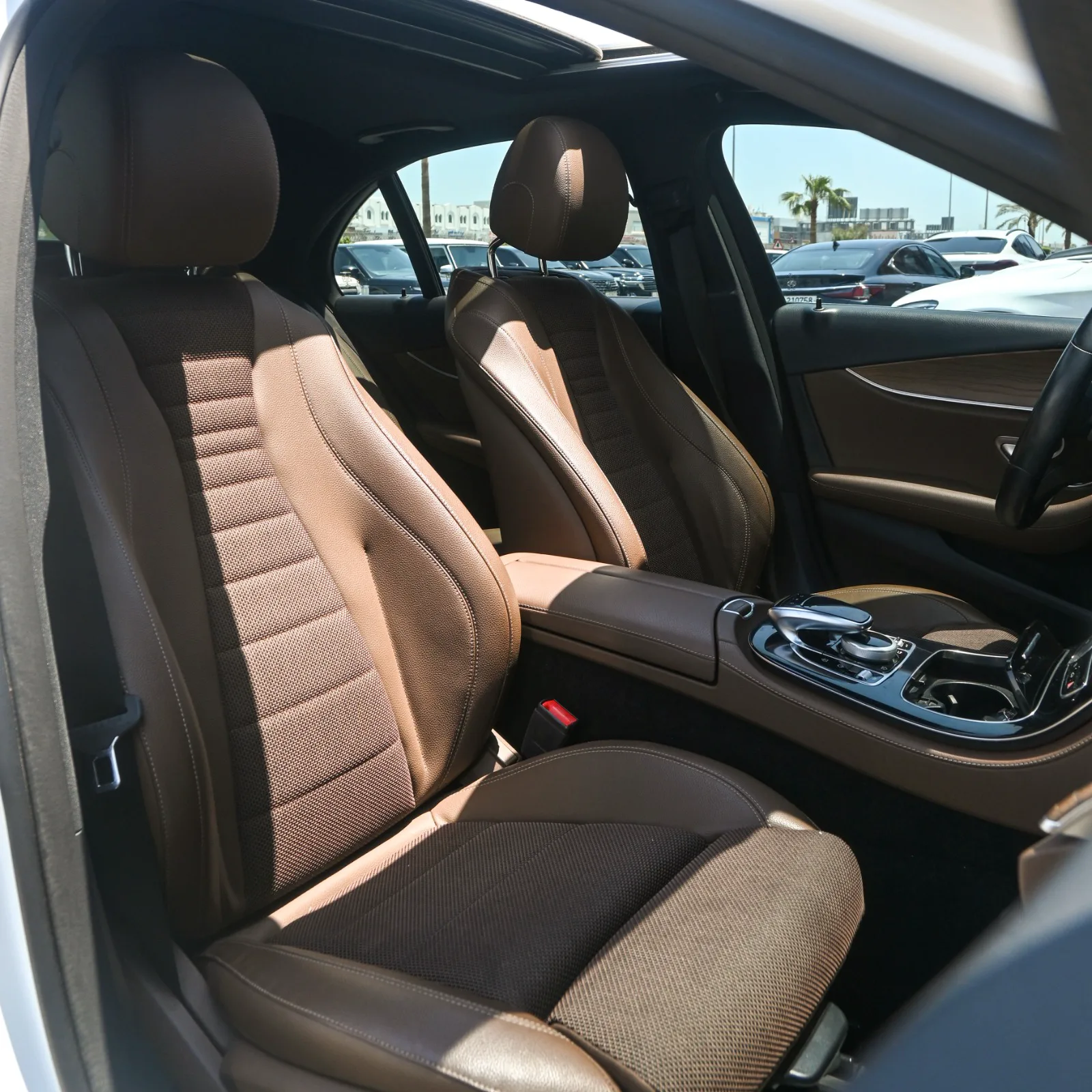 Mercedes E200 2020 — photo 4 for sale in Qatar