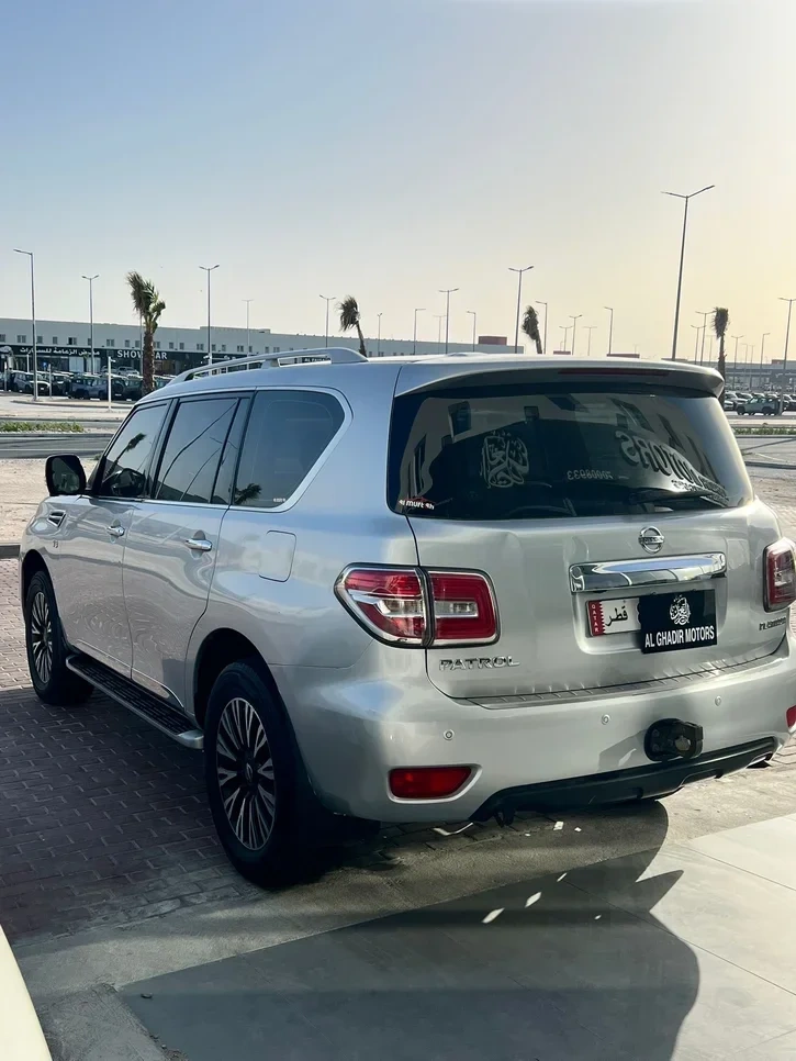 Nissan Patrol 2014 — photo 5 for sale in Qatar