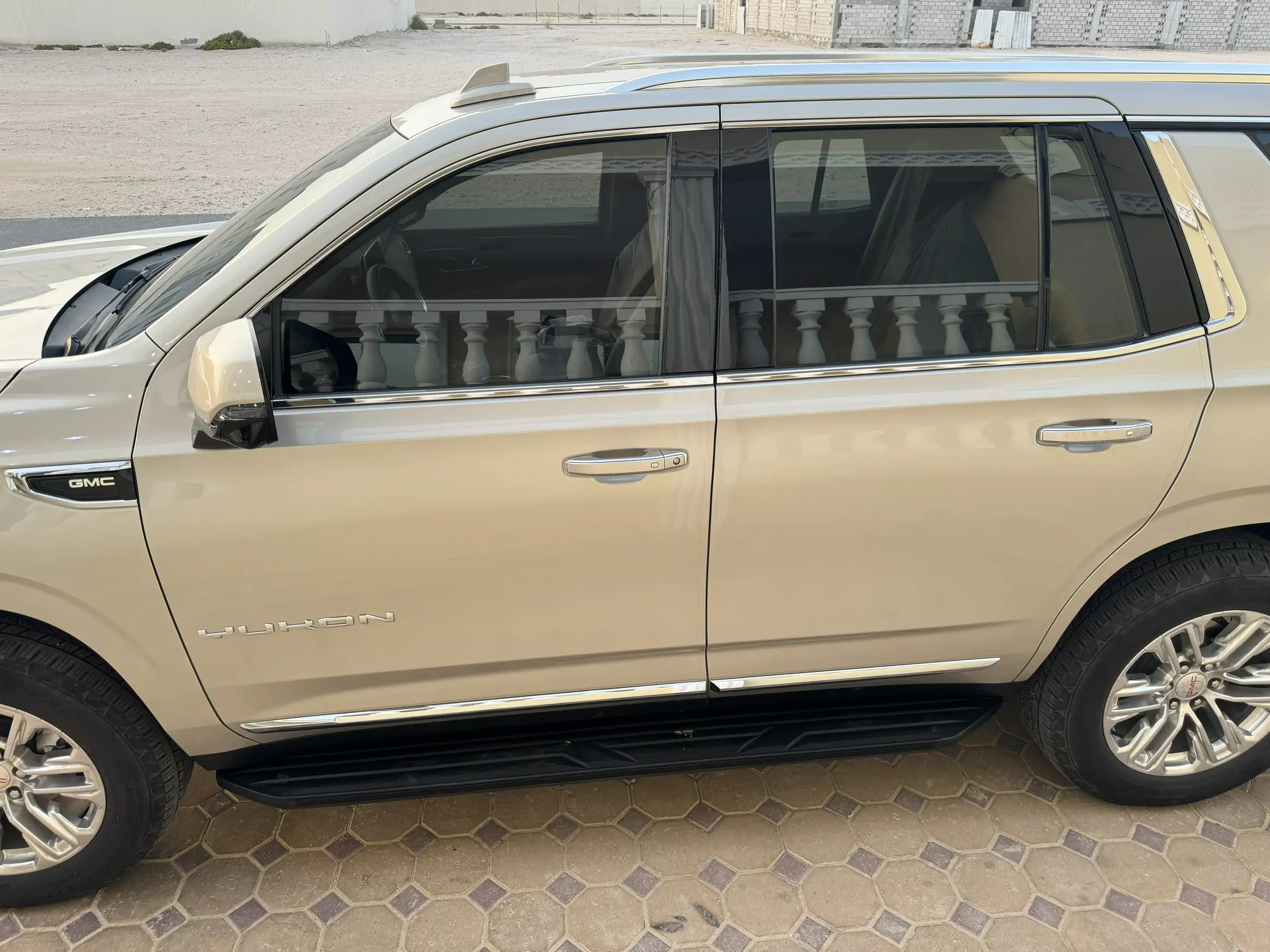 GMC Yukon SLE 2024