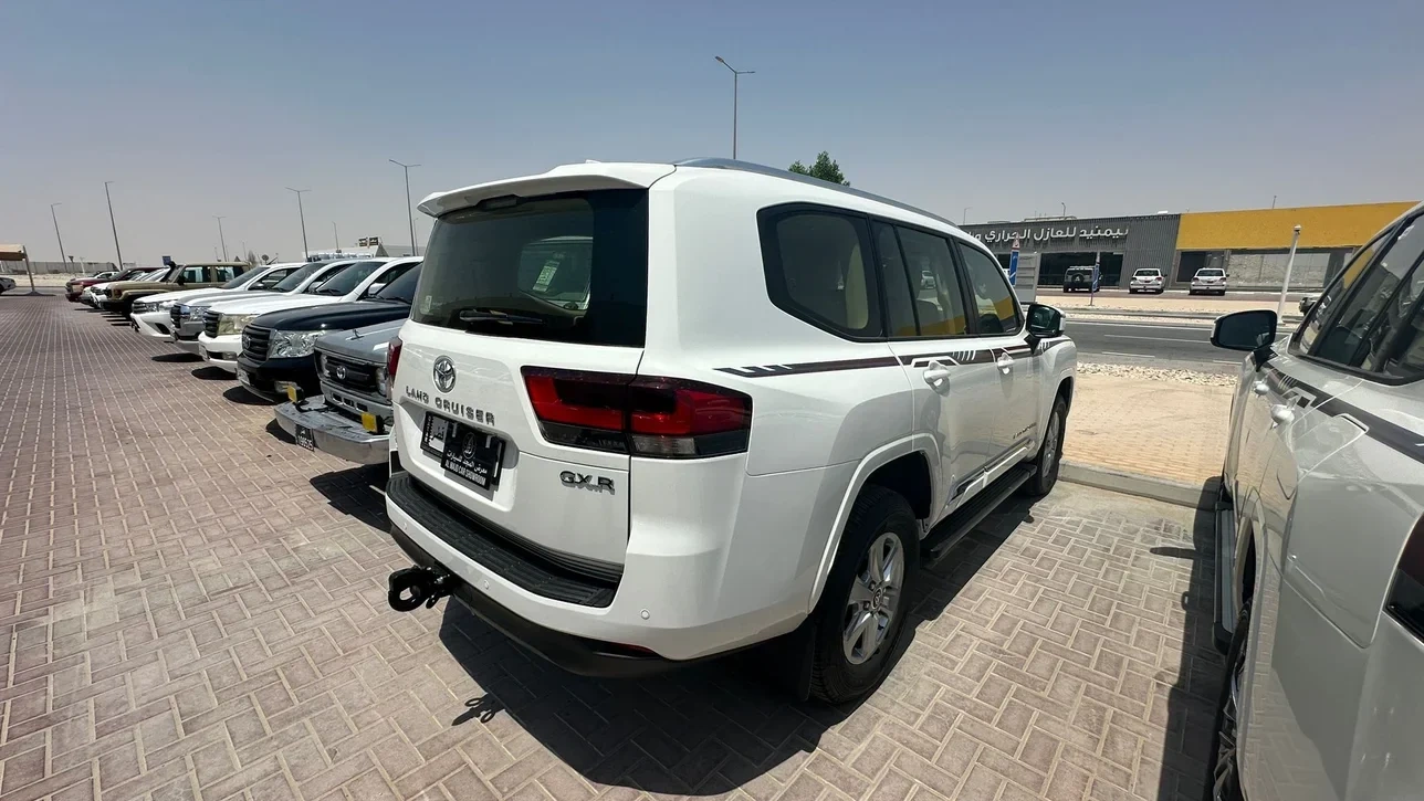 Toyota Land Cruiser GXR 2025