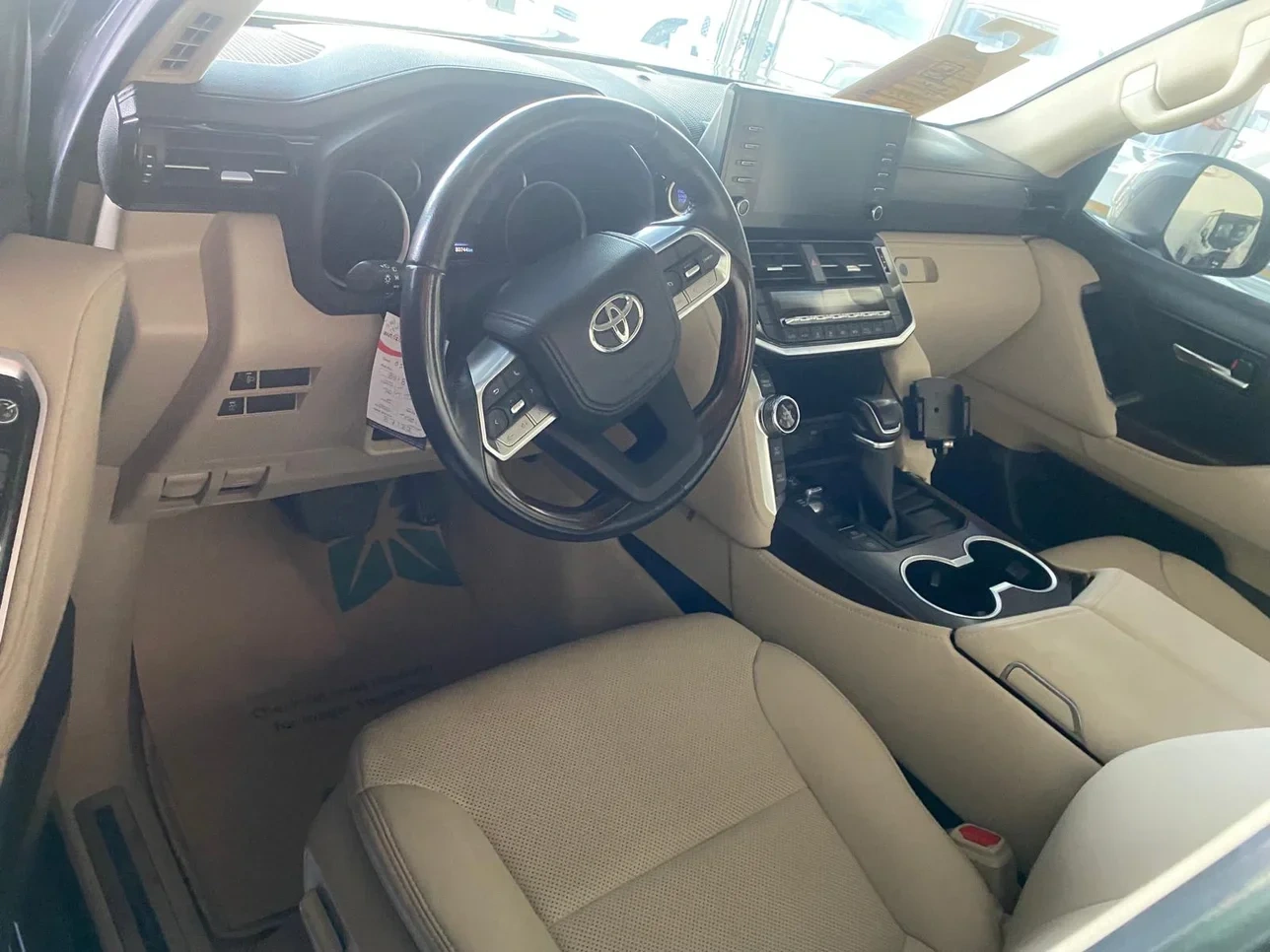 Toyota Land Cruiser GXR 2022 — photo 5 for sale in Qatar