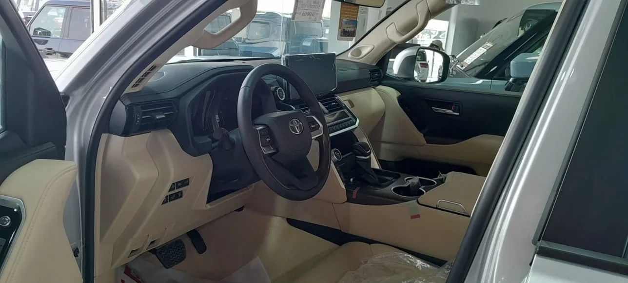 Toyota Land Cruiser GXR 2025