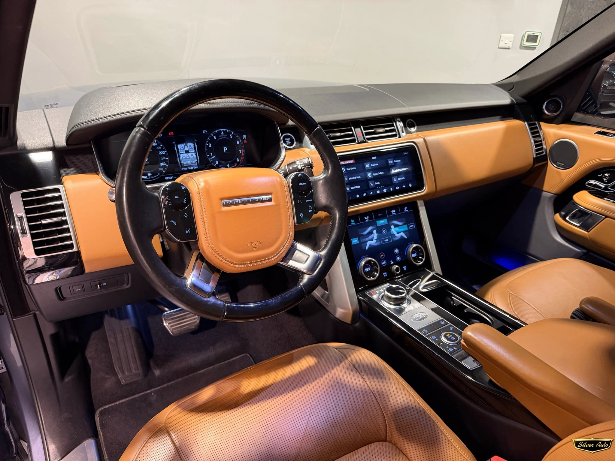 Landrover DISCOVERY SE 2018 — photo 4 for sale in Qatar