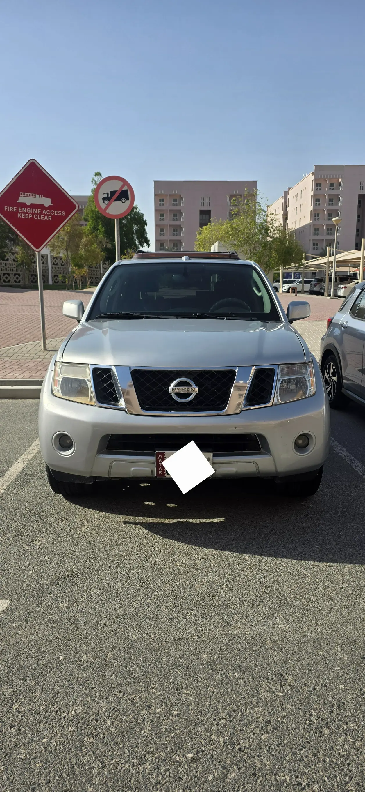 Nissan Pathfinder LE 2010