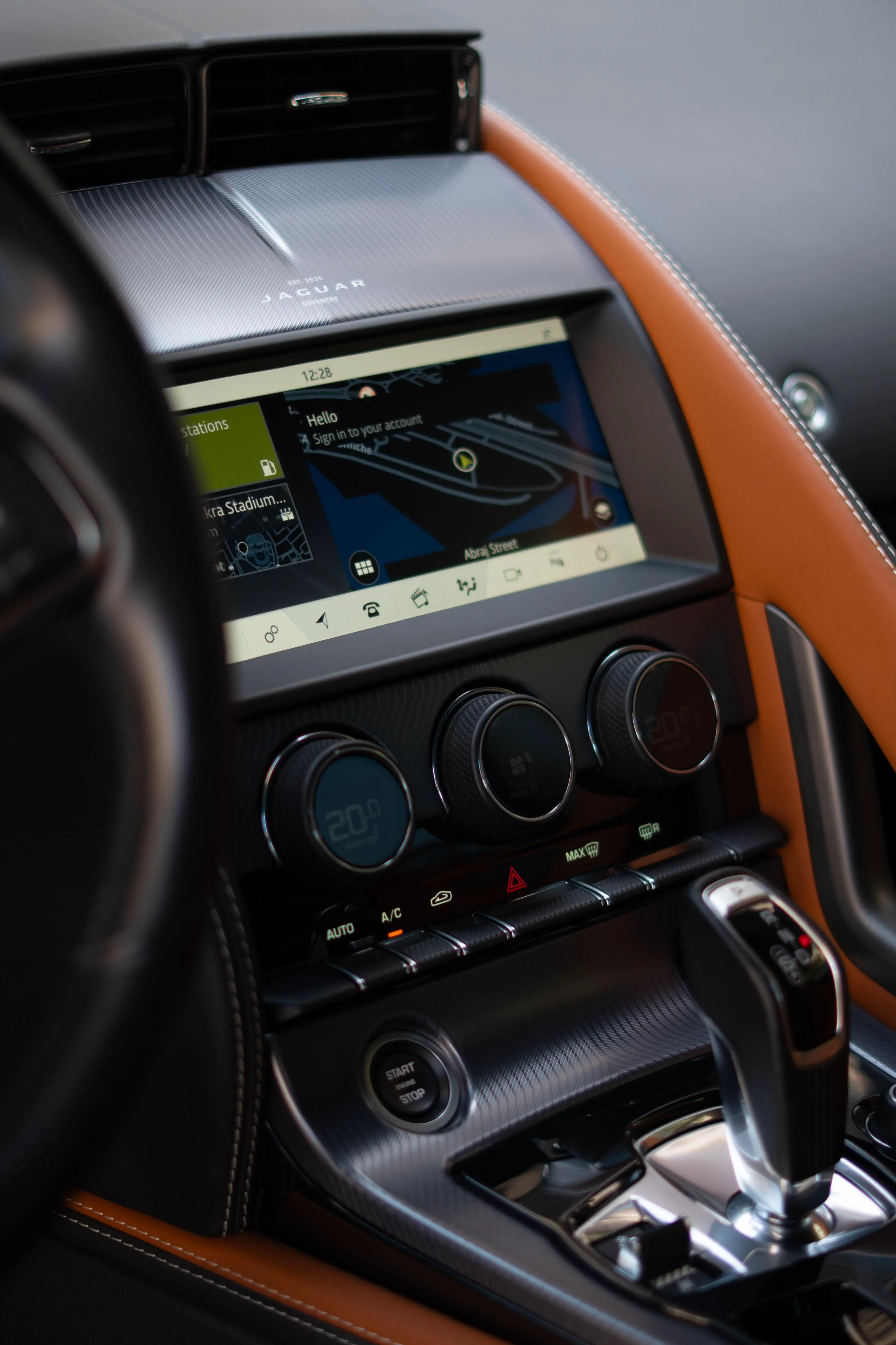 Jaguar F – Type 2021
