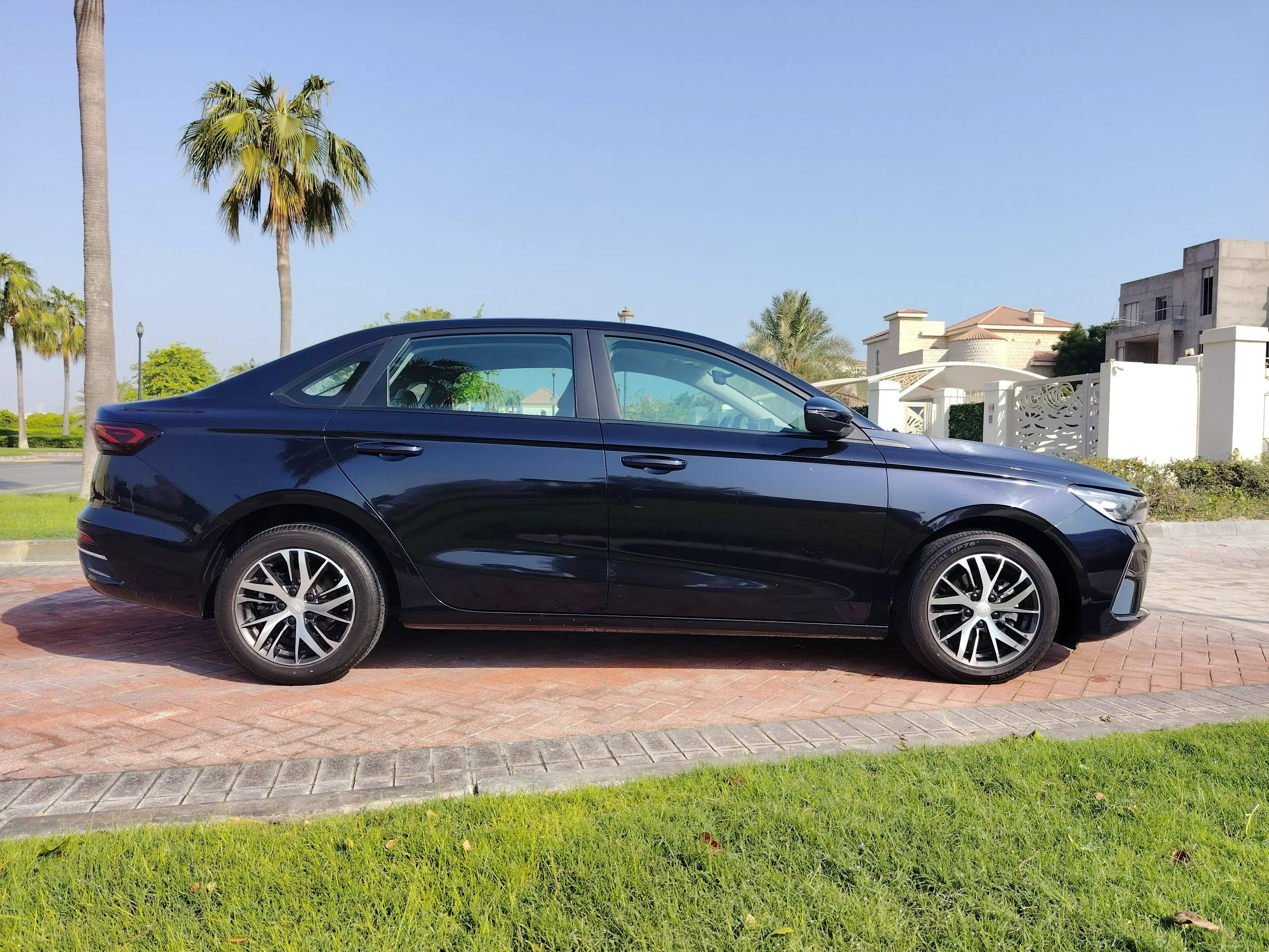 Geely EMGRAND 2024