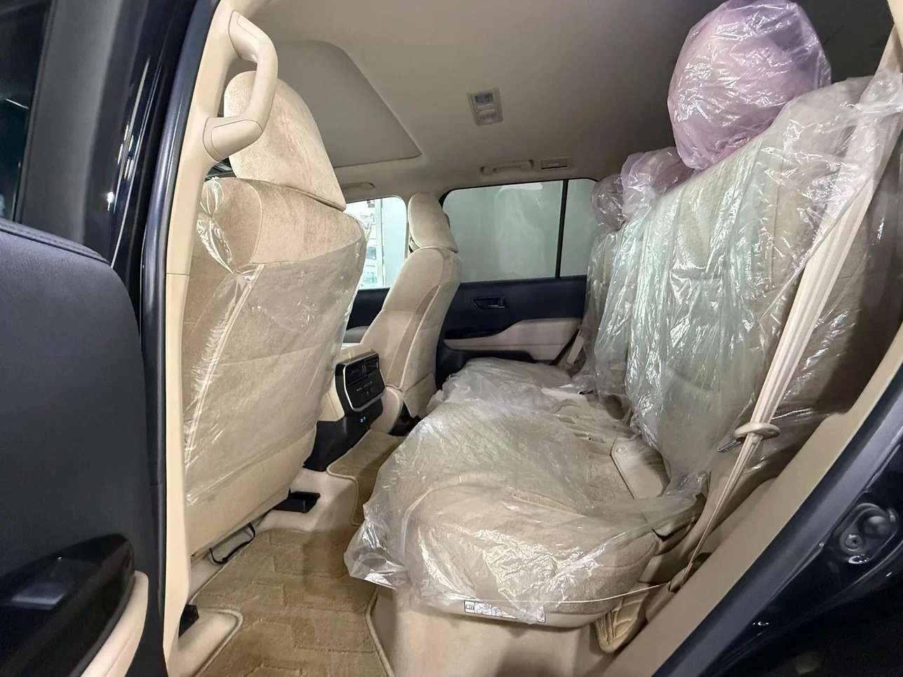 Toyota Land Cruiser GXR 2023 — photo 4 for sale in Qatar