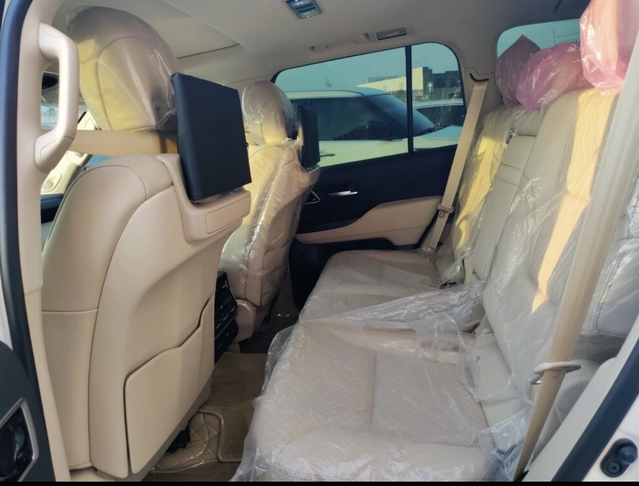 Toyota Land Cruiser VXR 2025