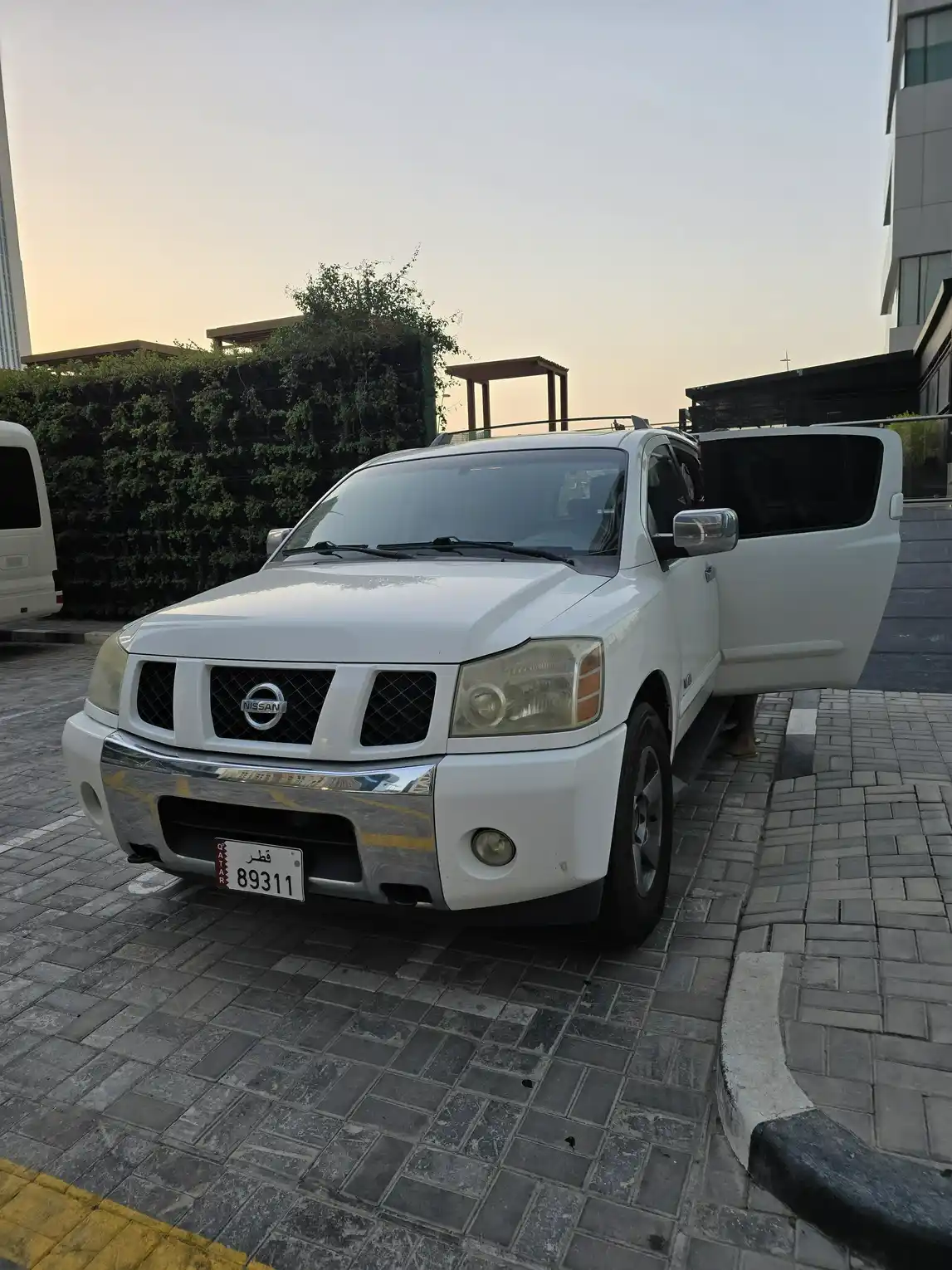 Nissan Armada SE 2006