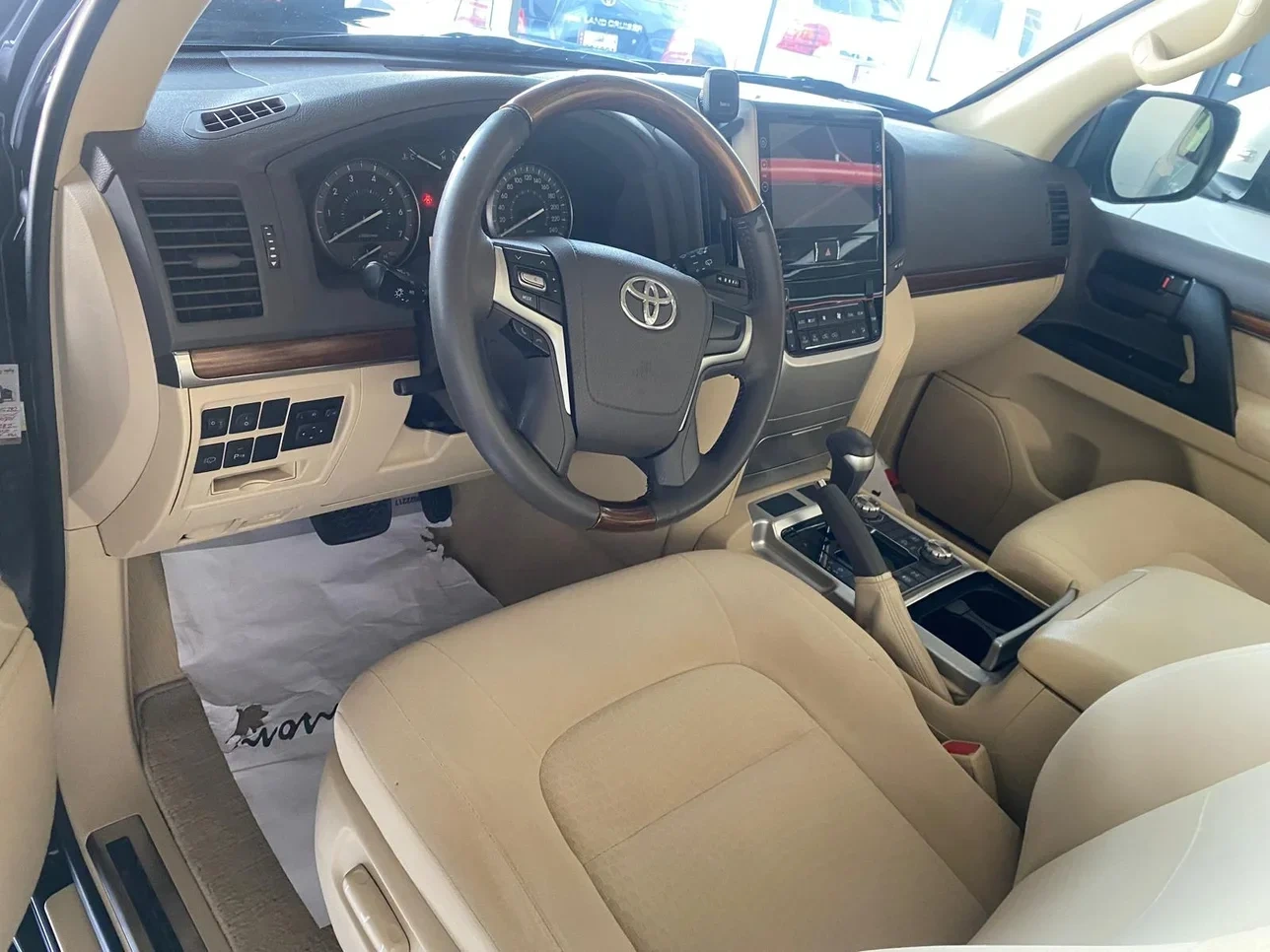 Toyota Land Cruiser GXR 2017 — photo 5 for sale in Qatar