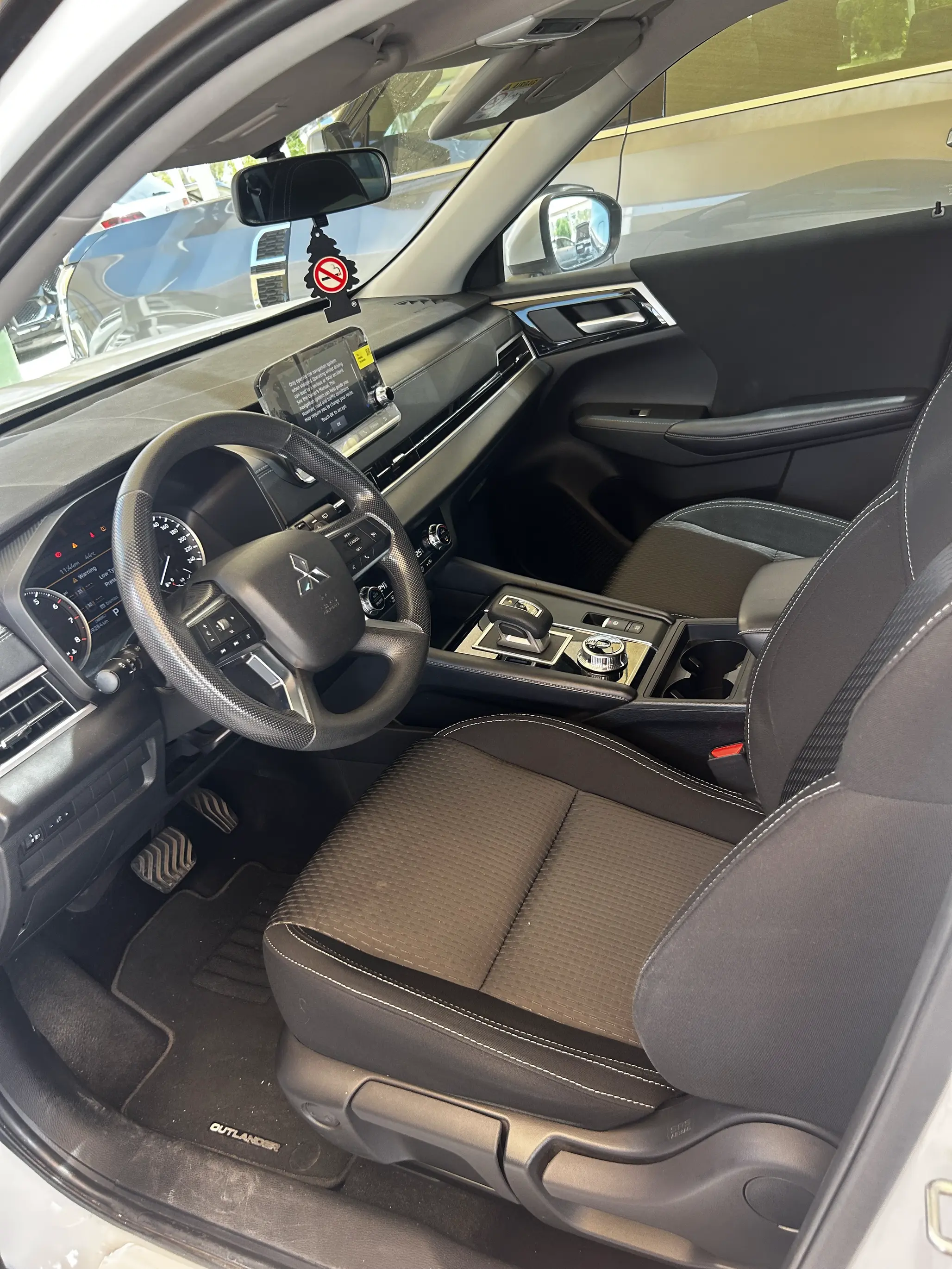 Mitsubishi Outlander 2023