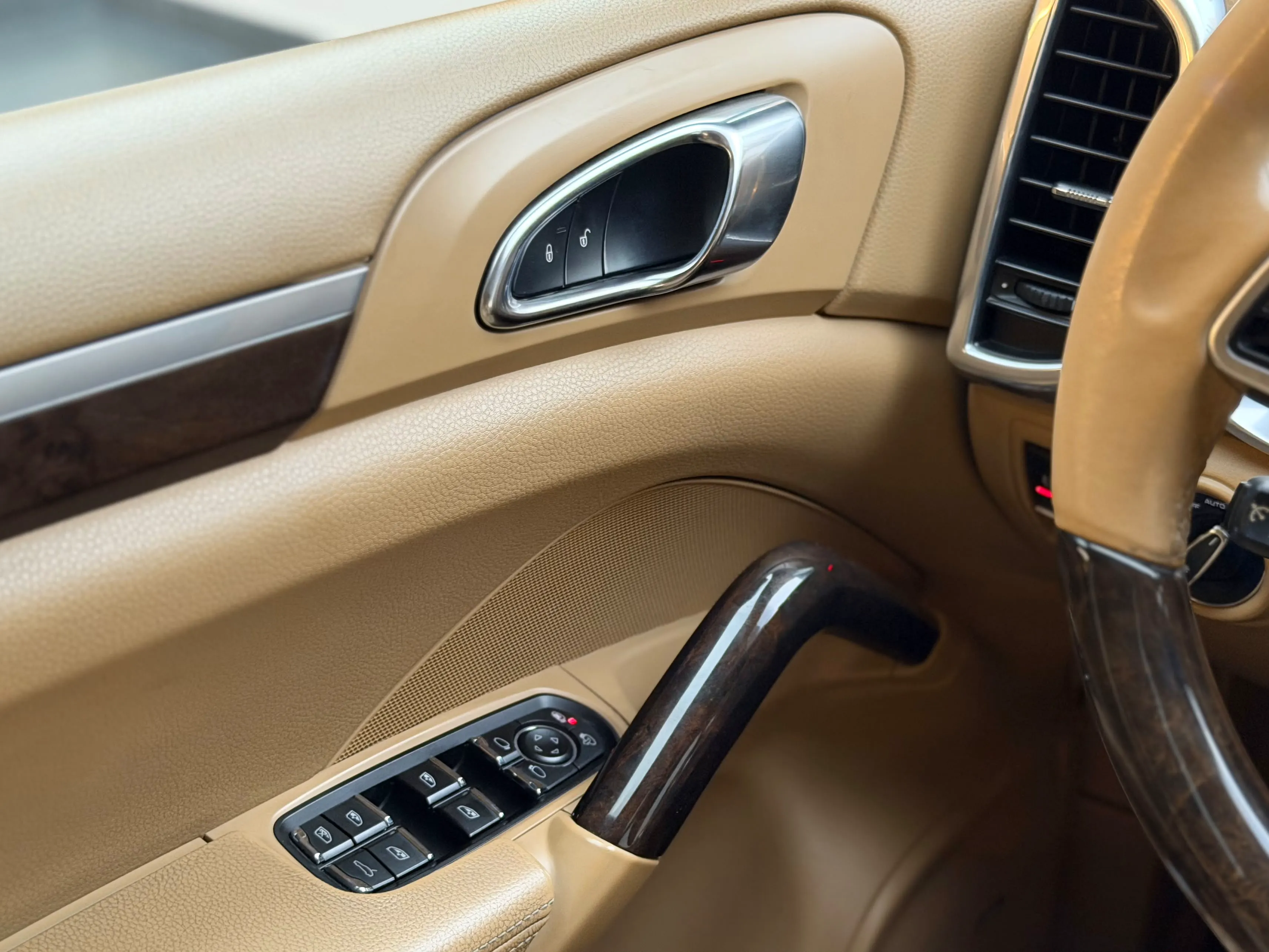 Porsche Cayenne S 2015 — photo 3 for sale in Qatar