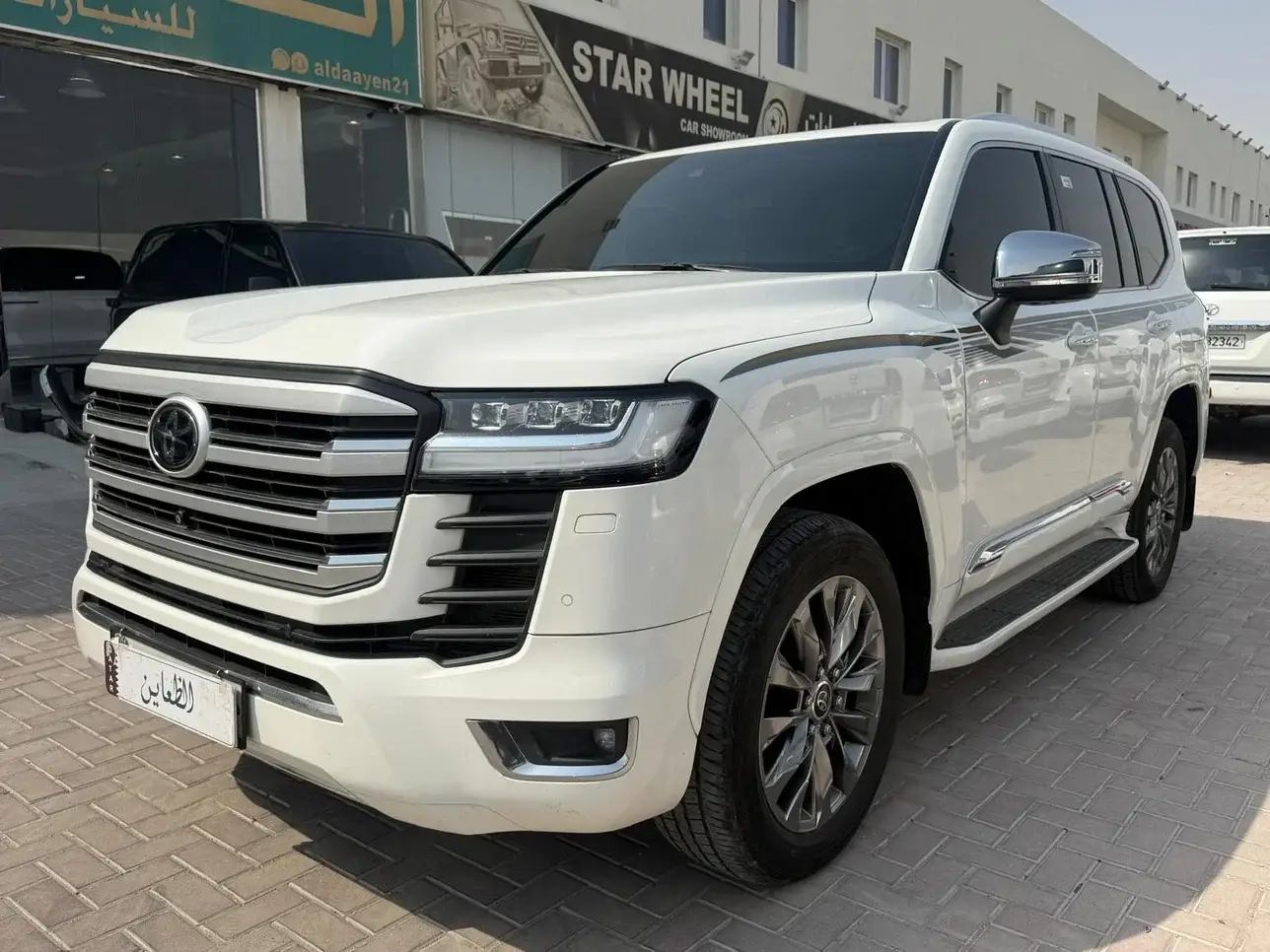 Toyota Land Cruiser VXR 2023