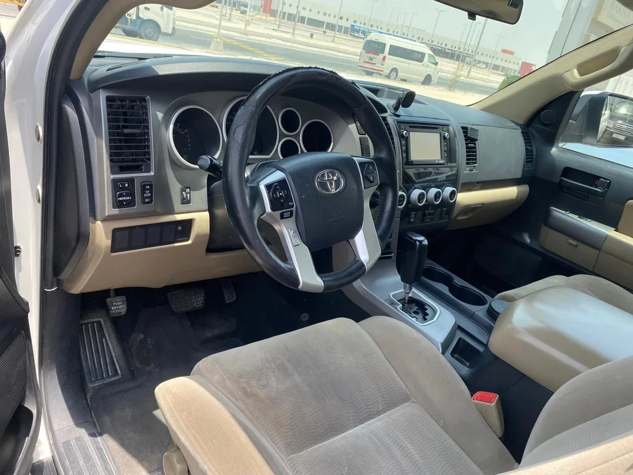 Toyota Sequoia 2015 — photo 4 for sale in Qatar