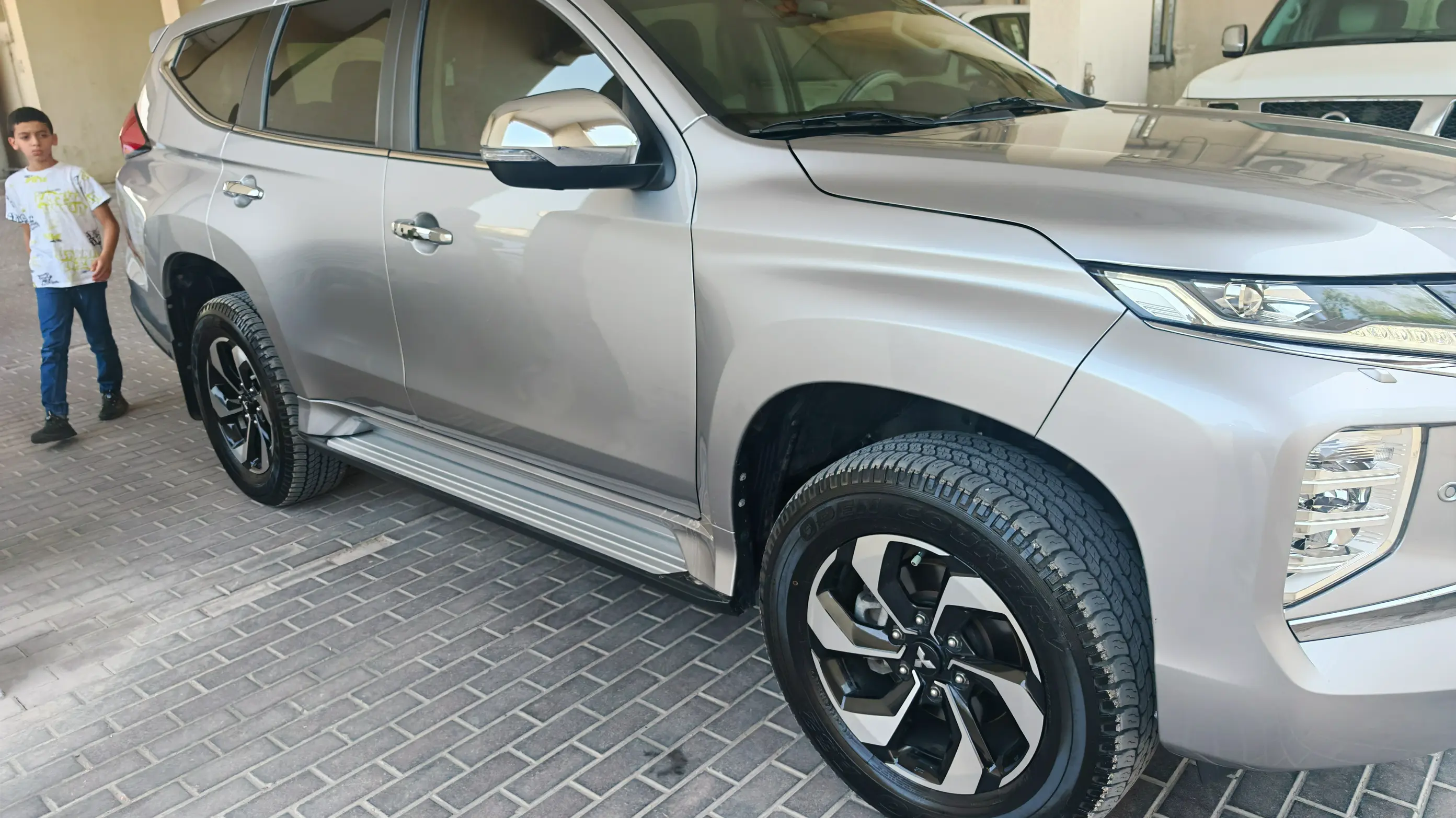 Mitsubishi Montero SUV 2023