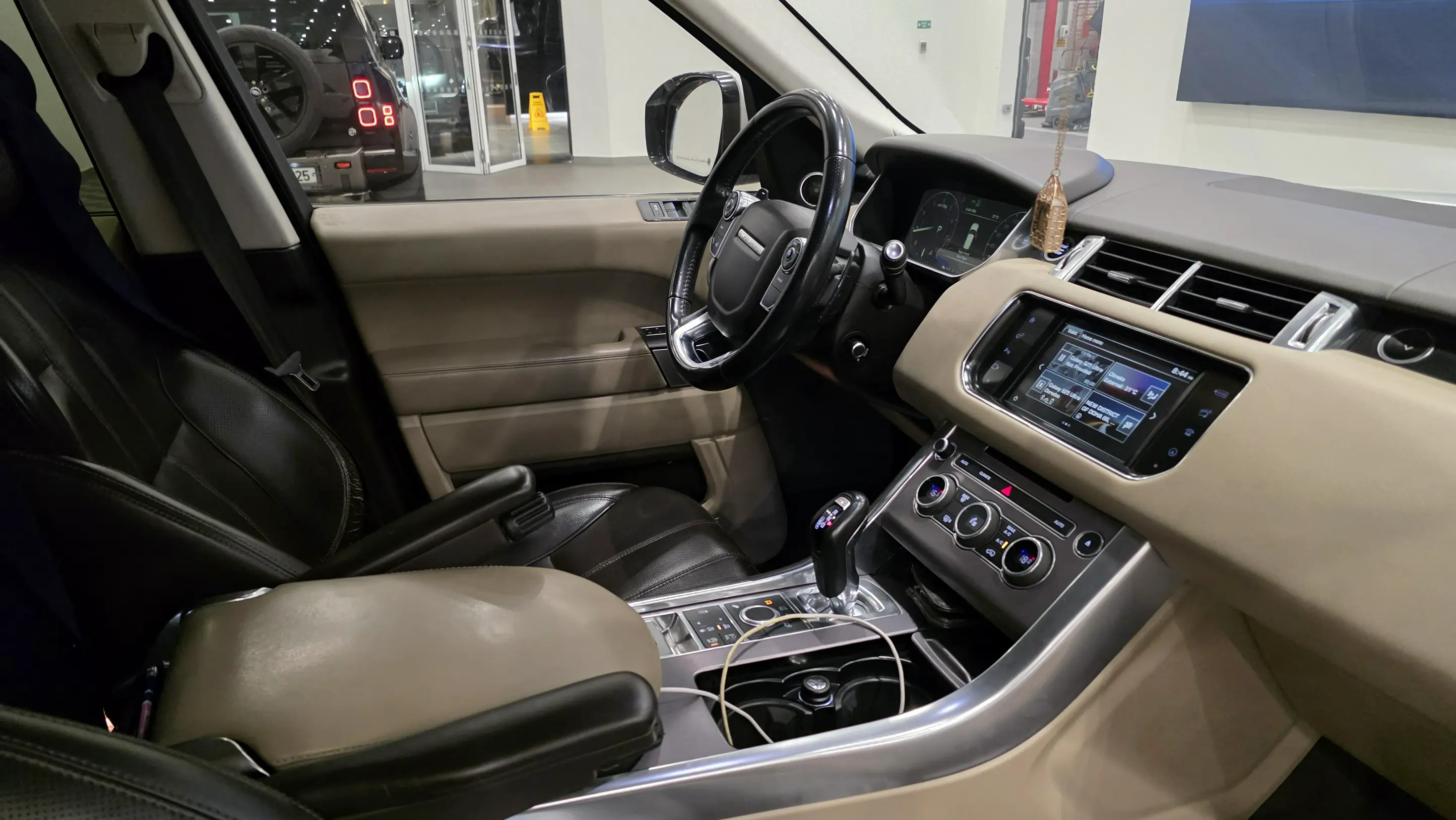 Landrover RANGE ROVER SPORT HSE 2016 for sale in Qatar | QIC Car Market